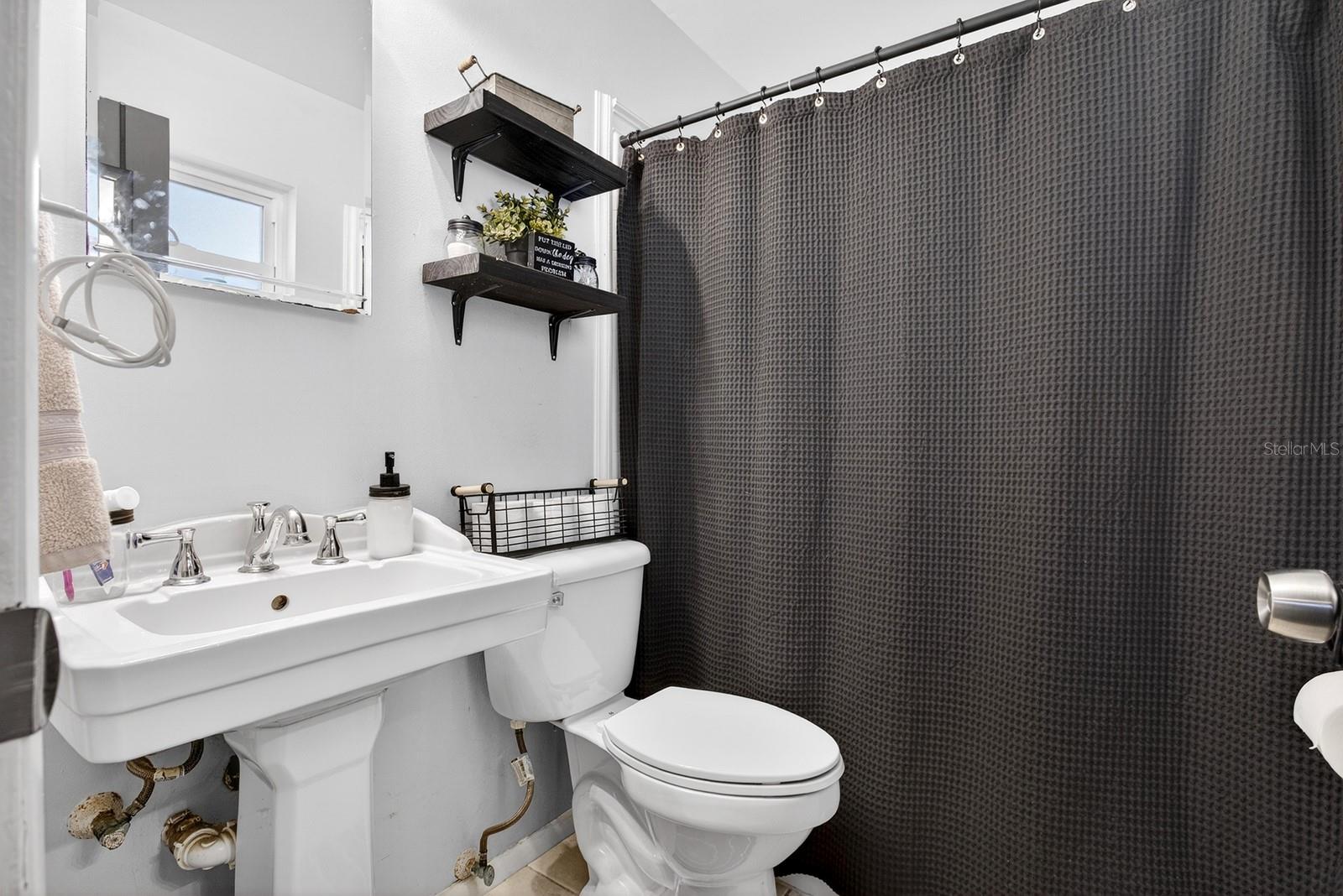 LAKE PARKER MANOR - Residential