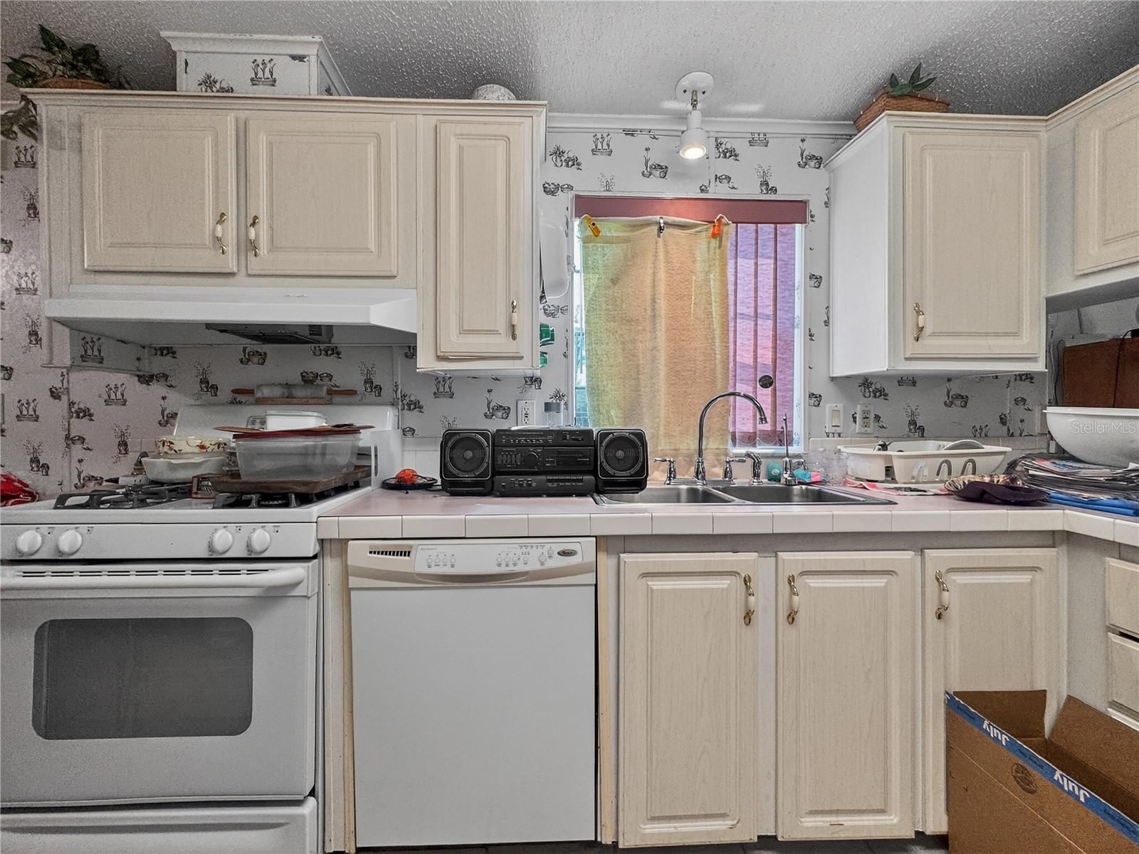 1923 LEESBURG BOULEVARD