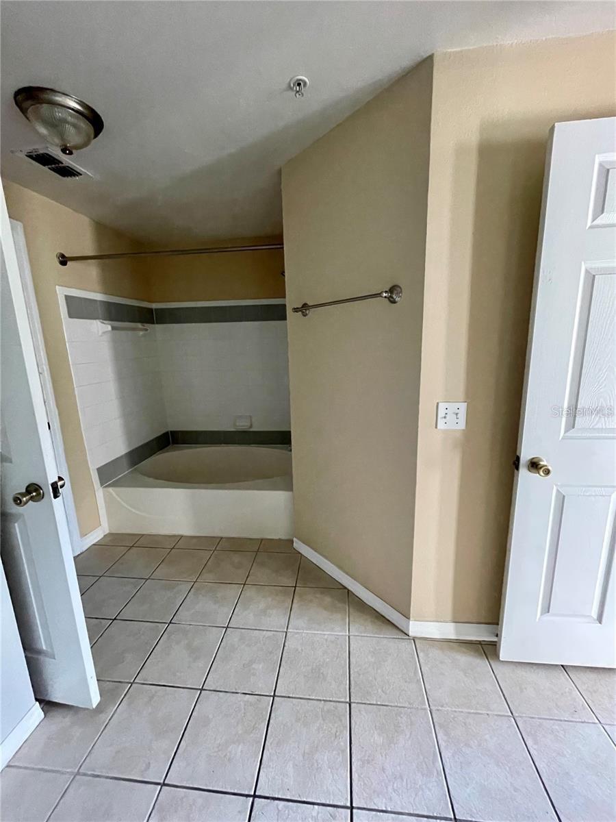 HAMPTONS/METROWEST - Residential Lease