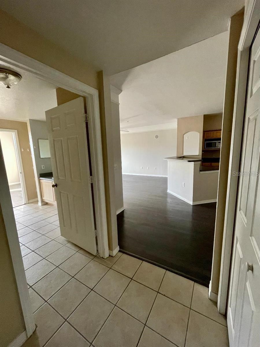 HAMPTONS/METROWEST - Residential Lease