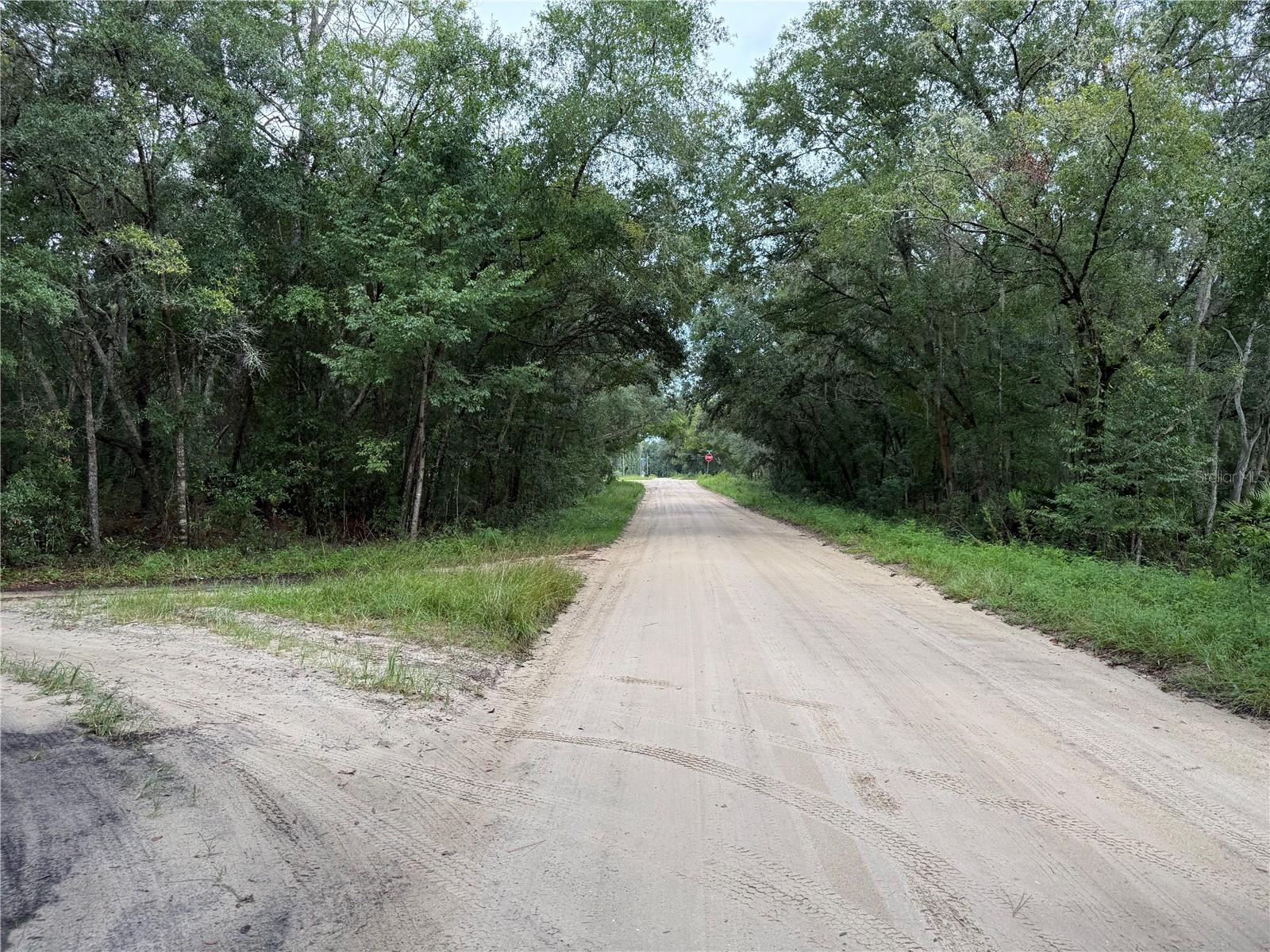 INTERLACHEN LAKES ESTATES - Land