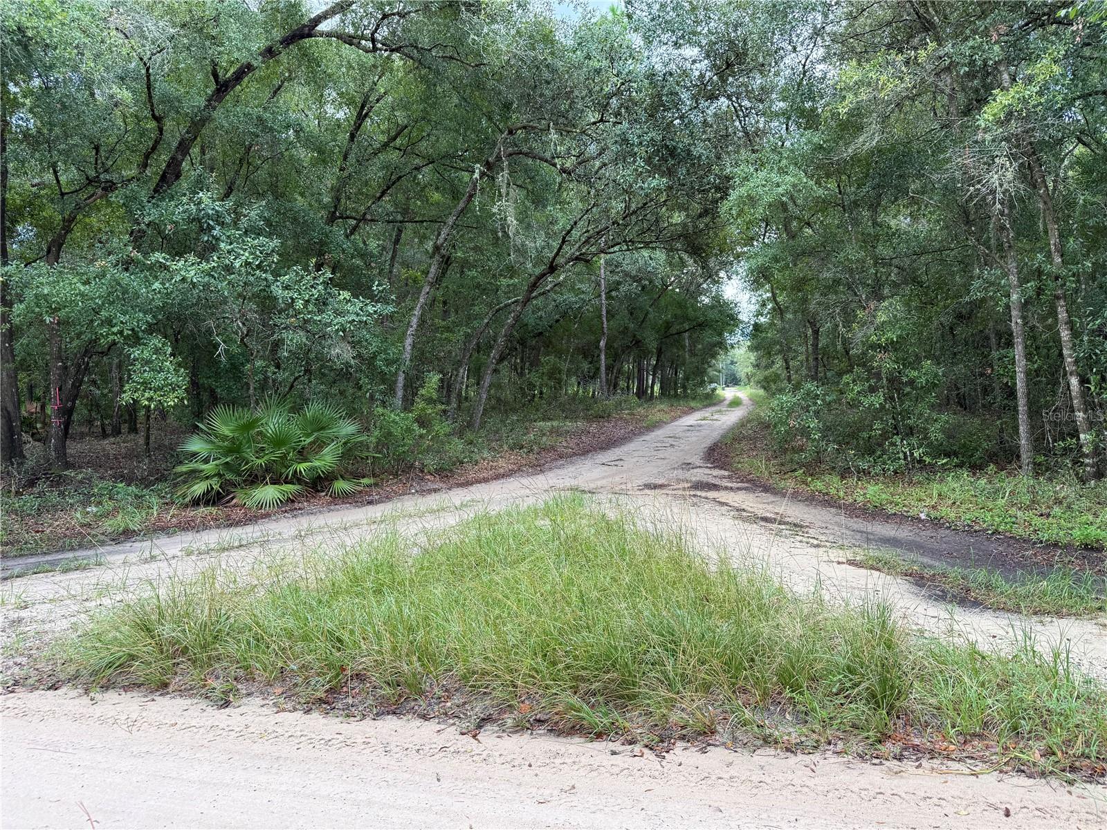 INTERLACHEN LAKES ESTATES - Land