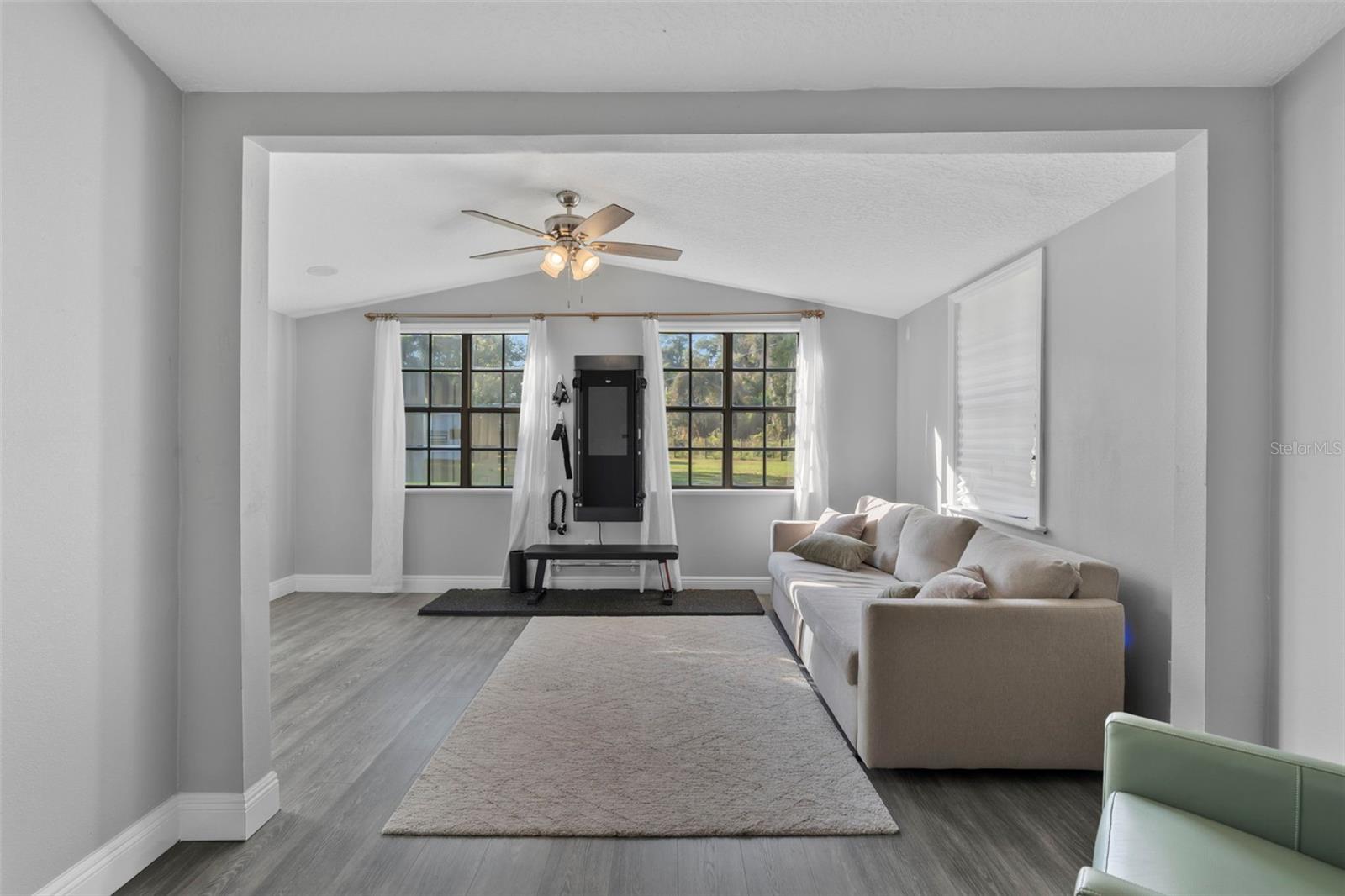 VALENCIA PARK - Residential