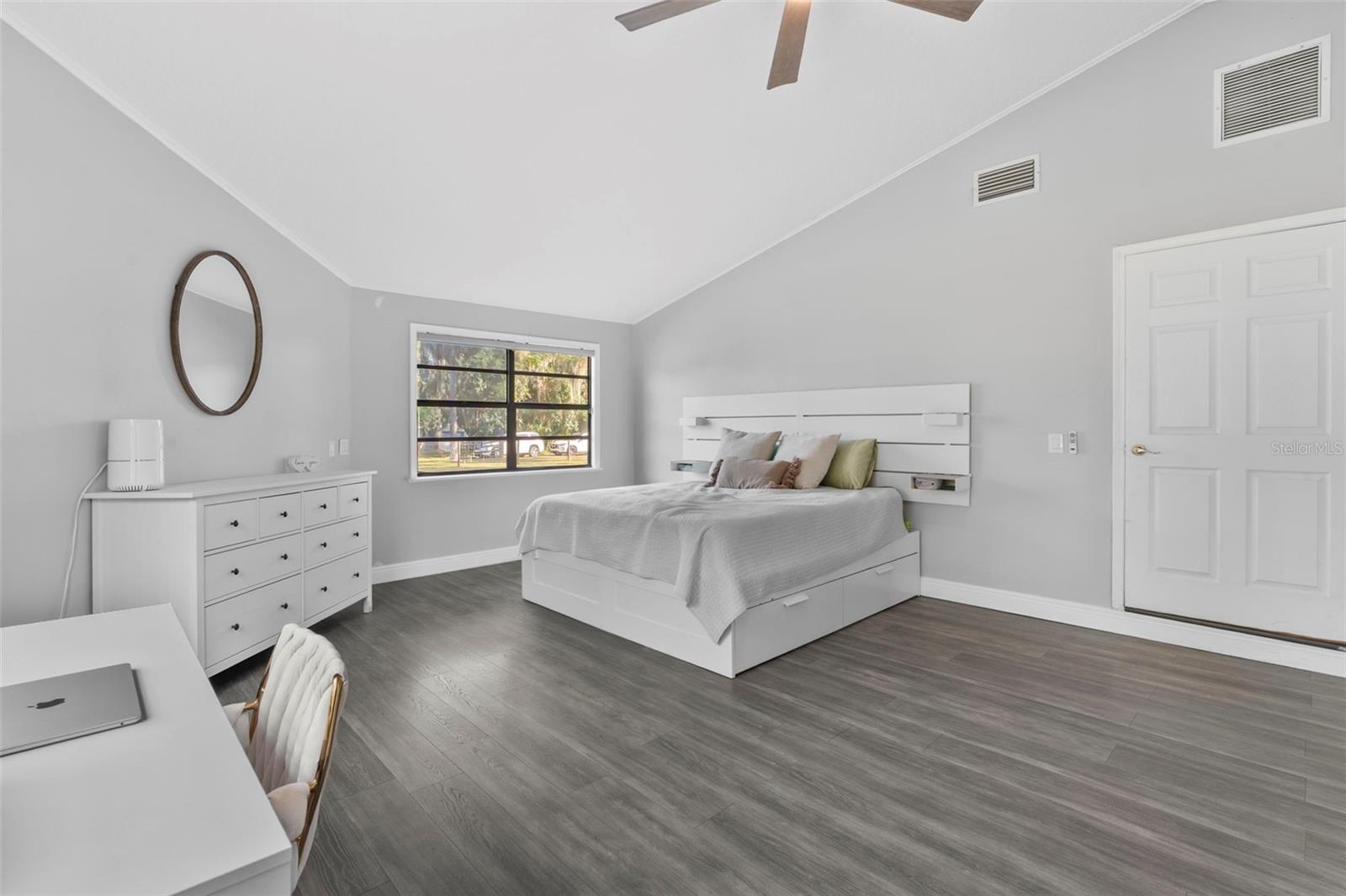 VALENCIA PARK - Residential