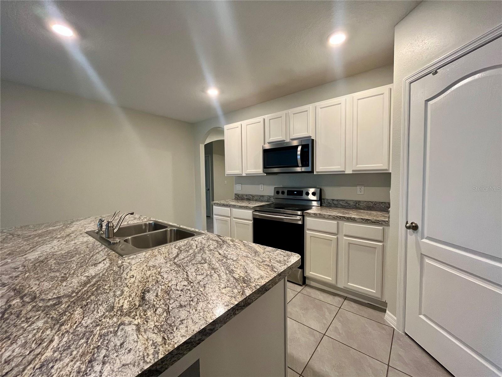 AUBURN GROVE PH I - Residential Lease