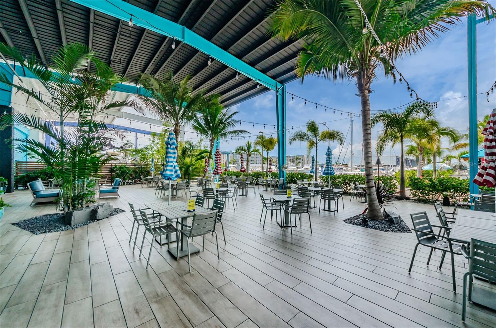 MAXIMO MOORINGS - Residential