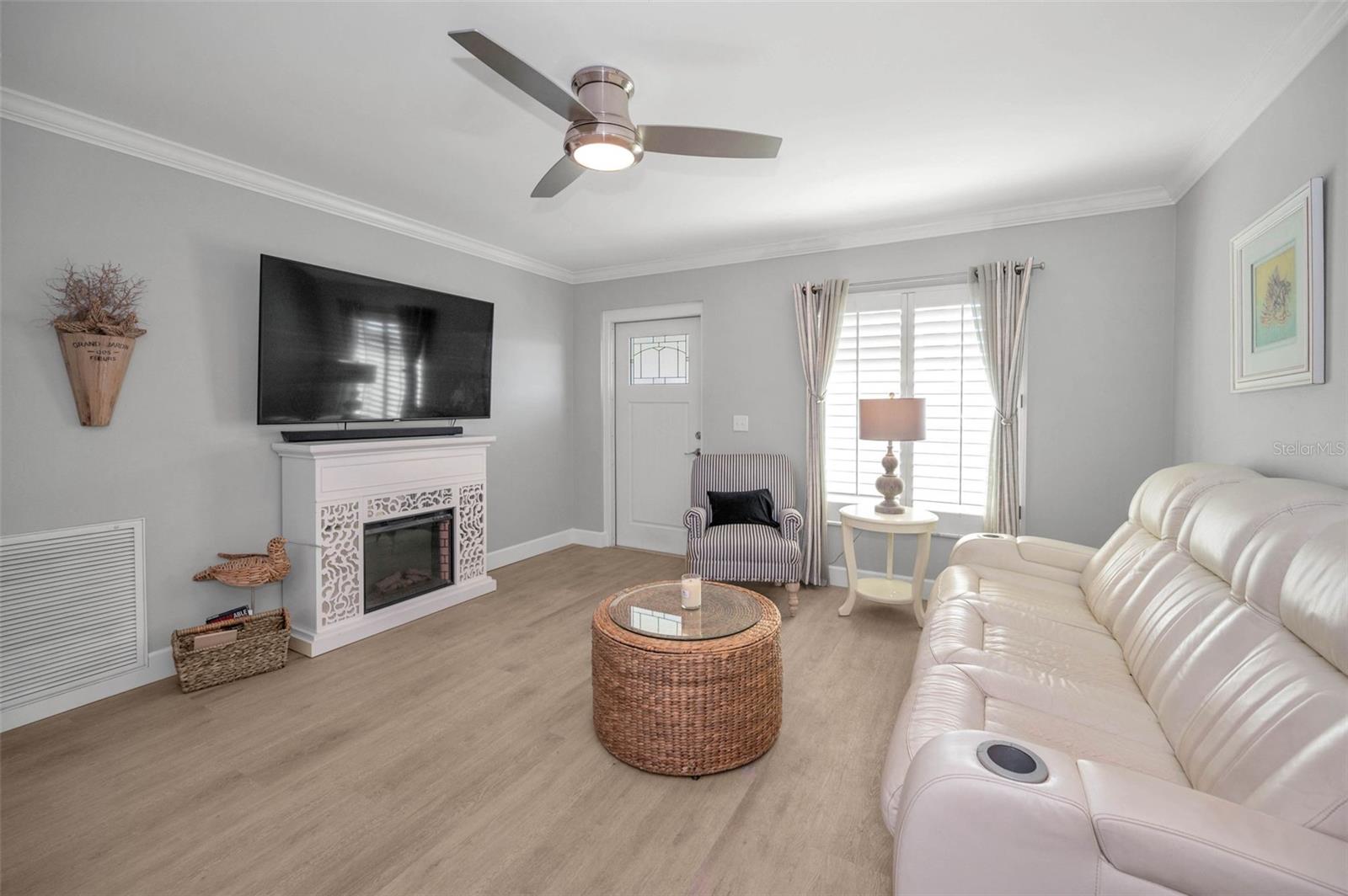 MAXIMO MOORINGS - Residential