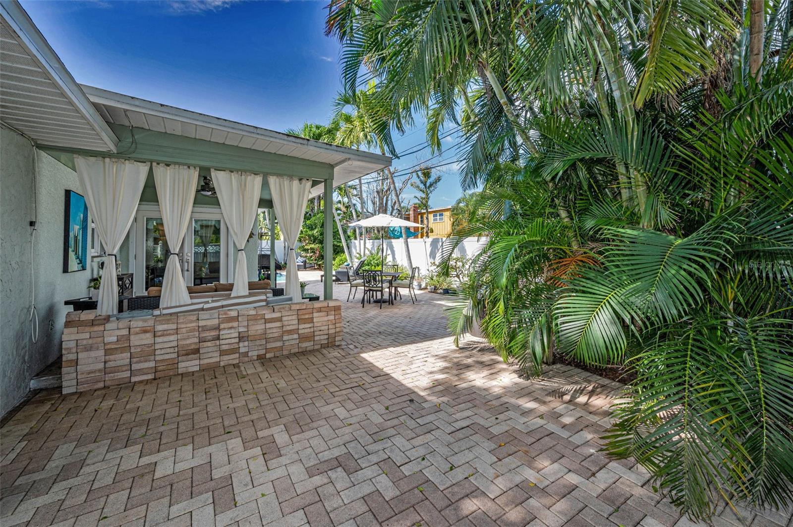 MAXIMO MOORINGS - Residential