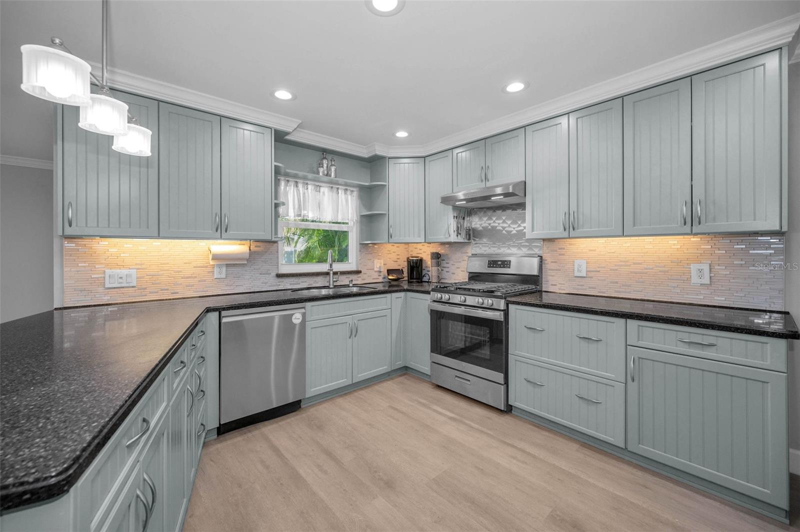 MAXIMO MOORINGS - Residential