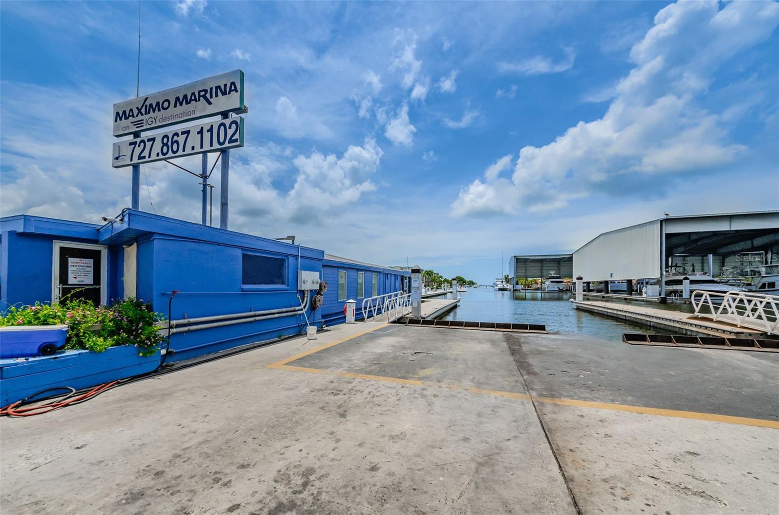 MAXIMO MOORINGS - Residential