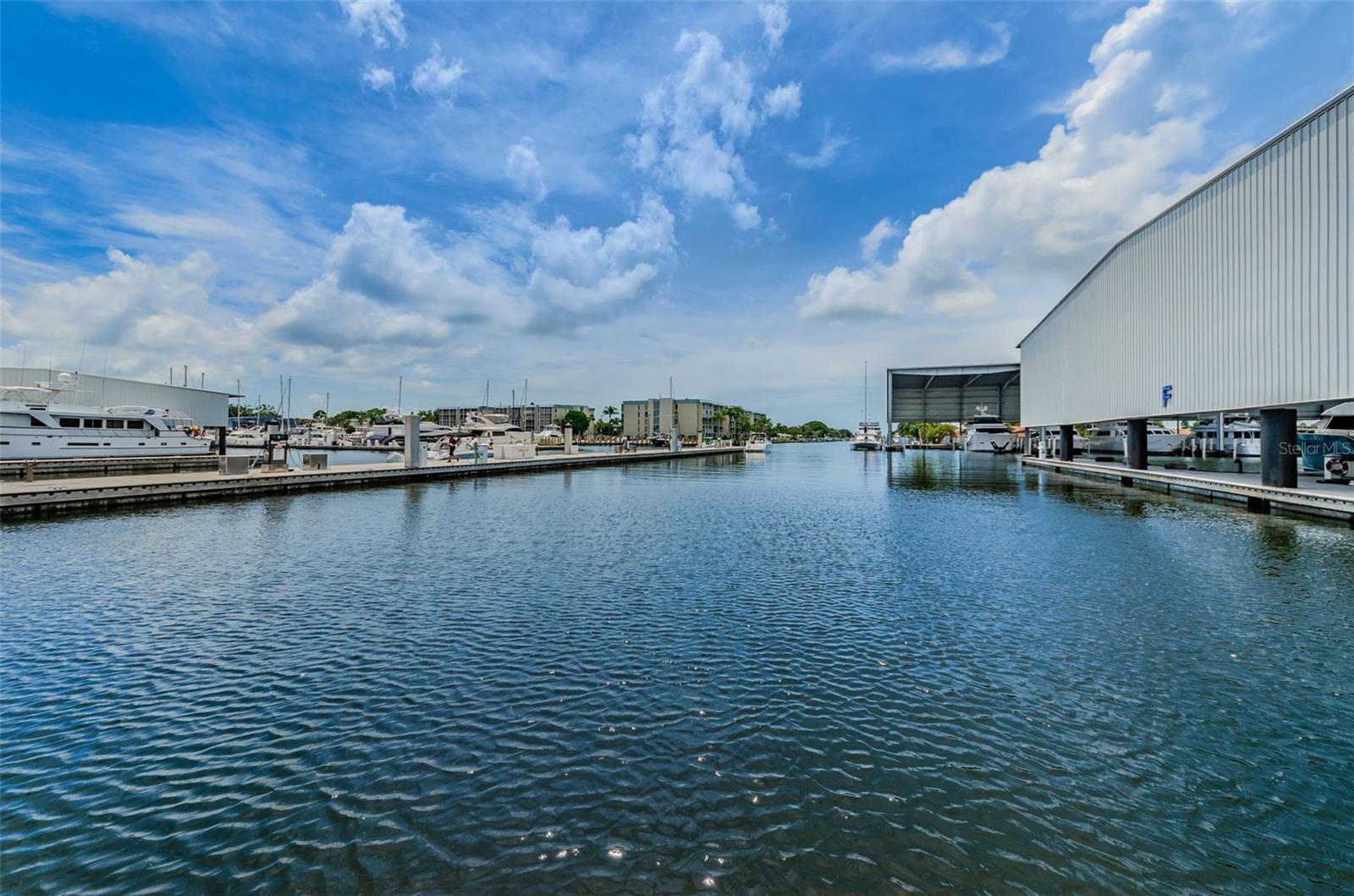 MAXIMO MOORINGS - Residential