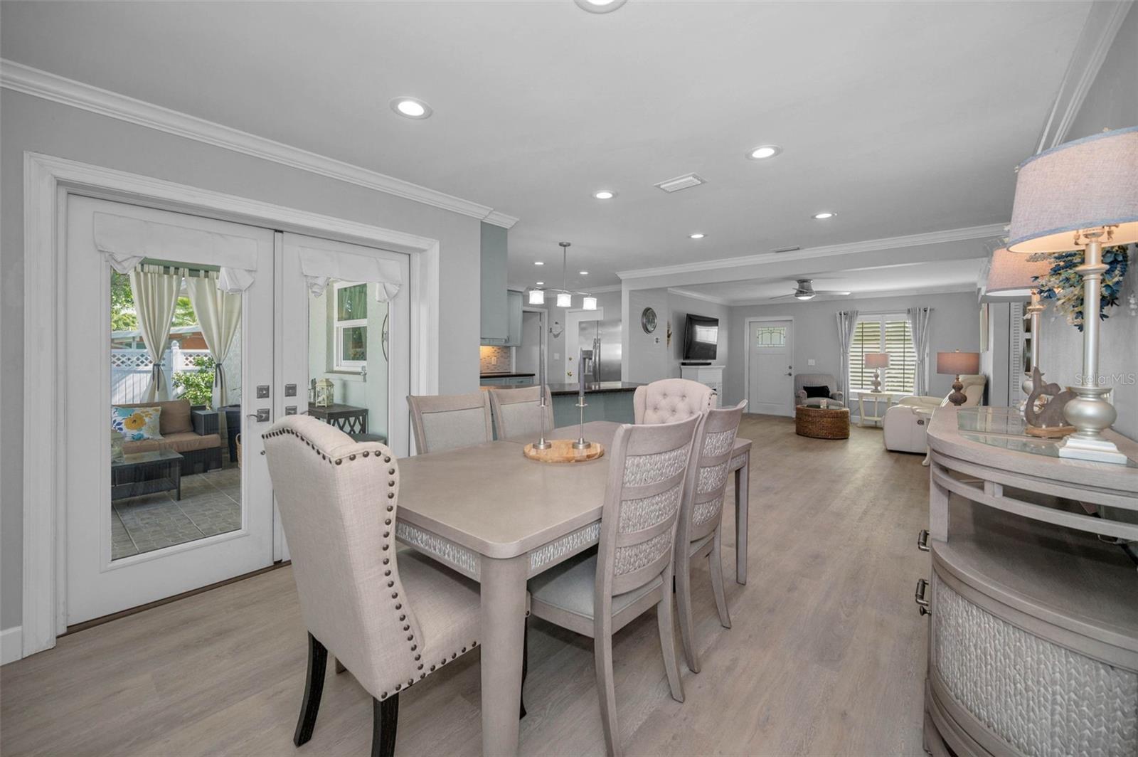 MAXIMO MOORINGS - Residential