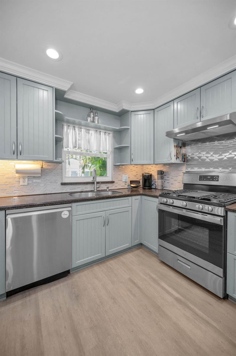 MAXIMO MOORINGS - Residential