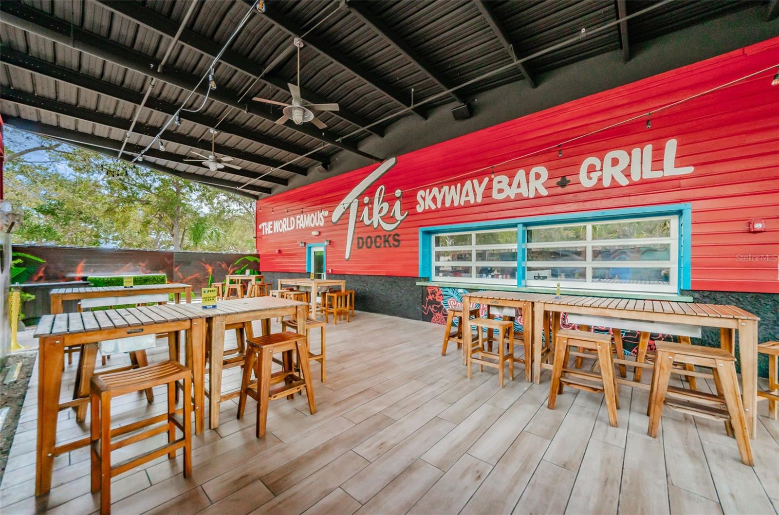 MAXIMO MOORINGS - Residential