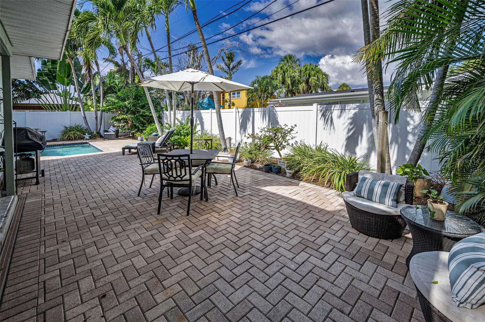 MAXIMO MOORINGS - Residential