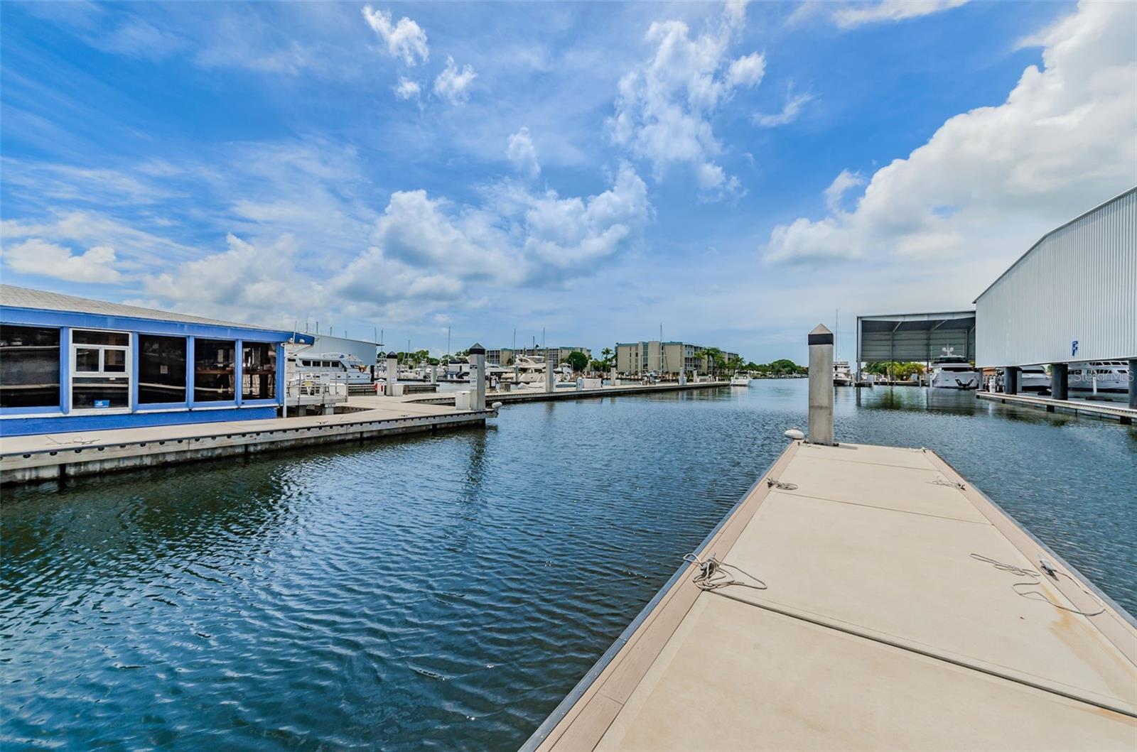 MAXIMO MOORINGS - Residential