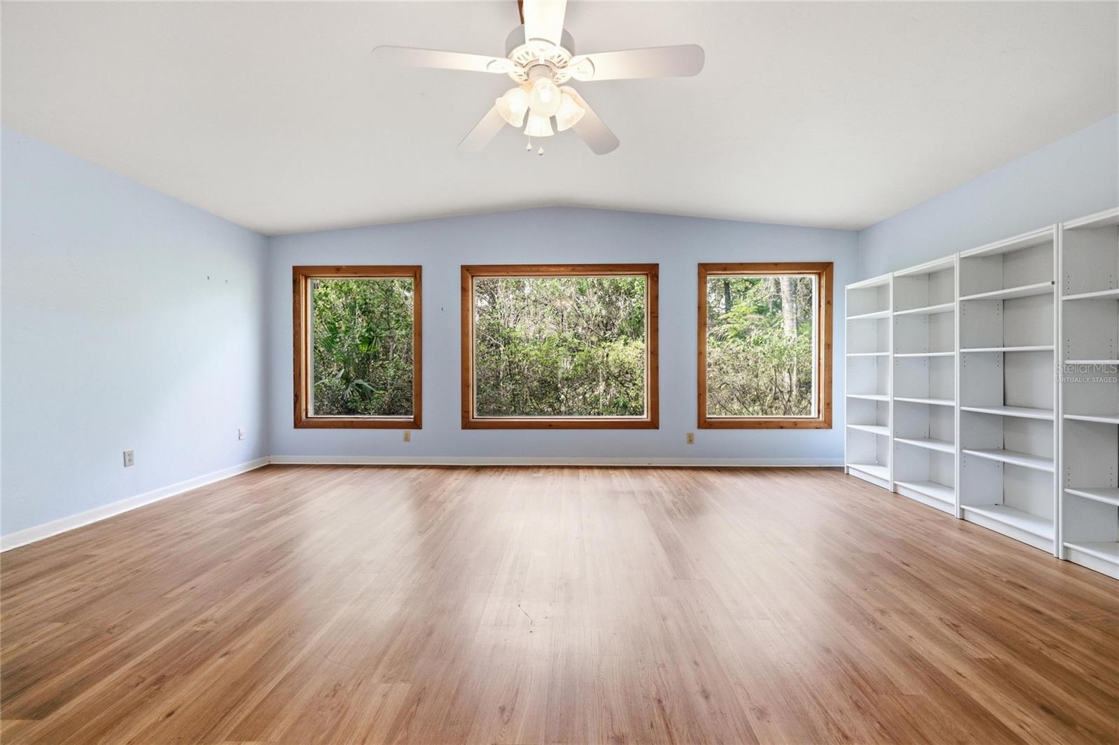 PALM VIEW ESTATES - Residential