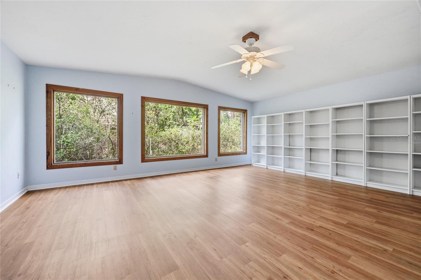 PALM VIEW ESTATES - Residential