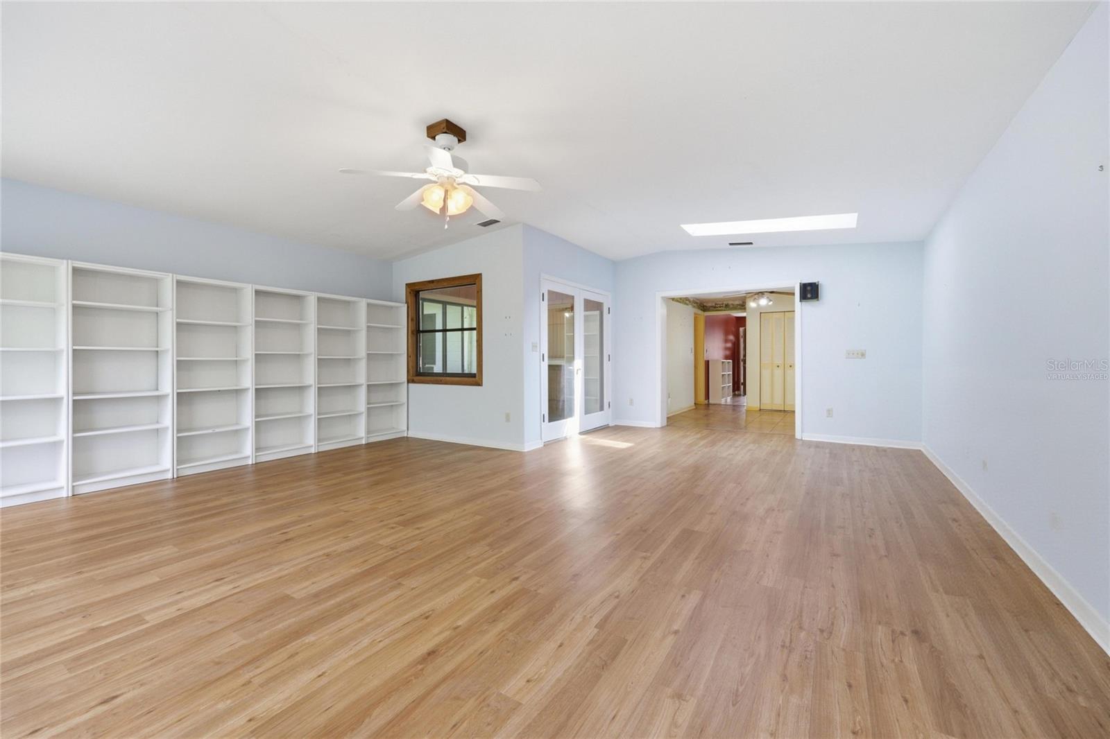 PALM VIEW ESTATES - Residential