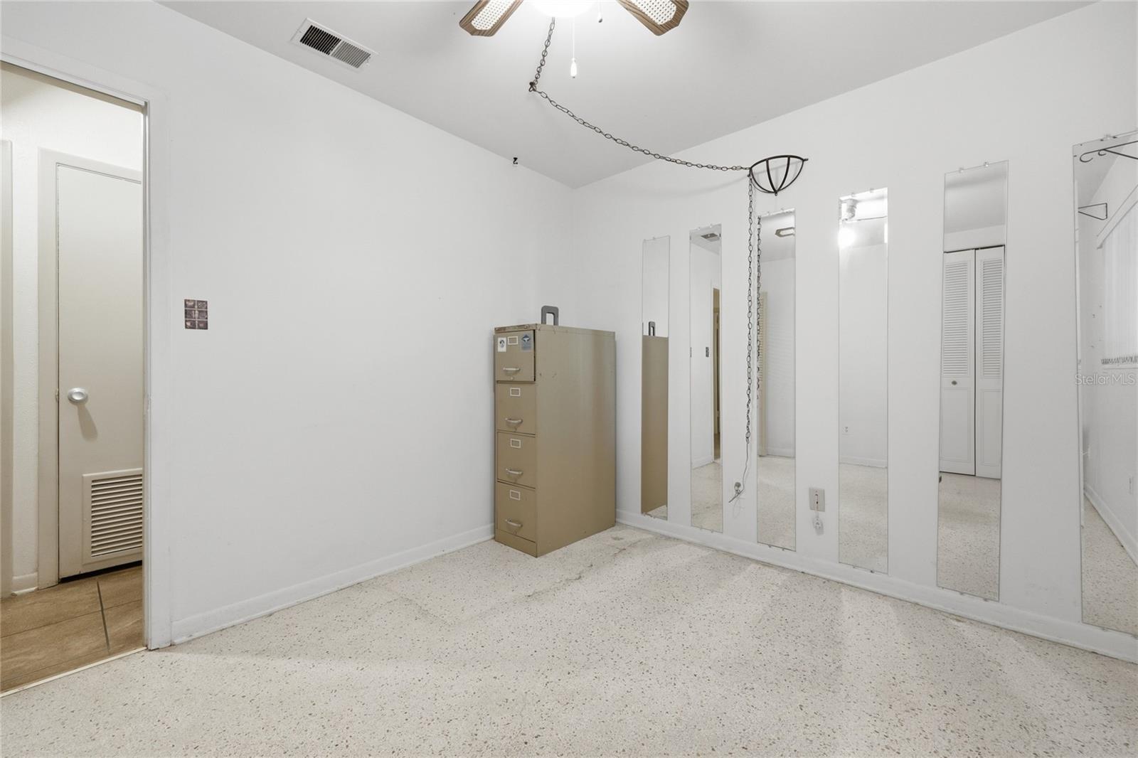 PALM VIEW ESTATES - Residential