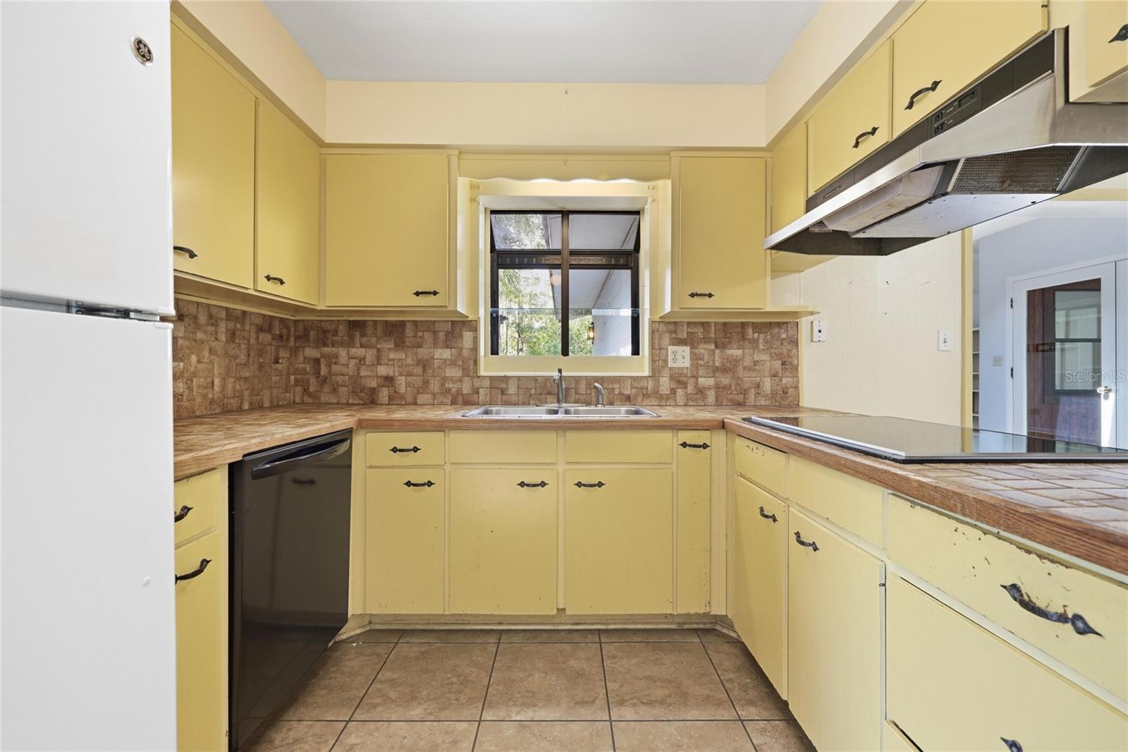 PALM VIEW ESTATES - Residential