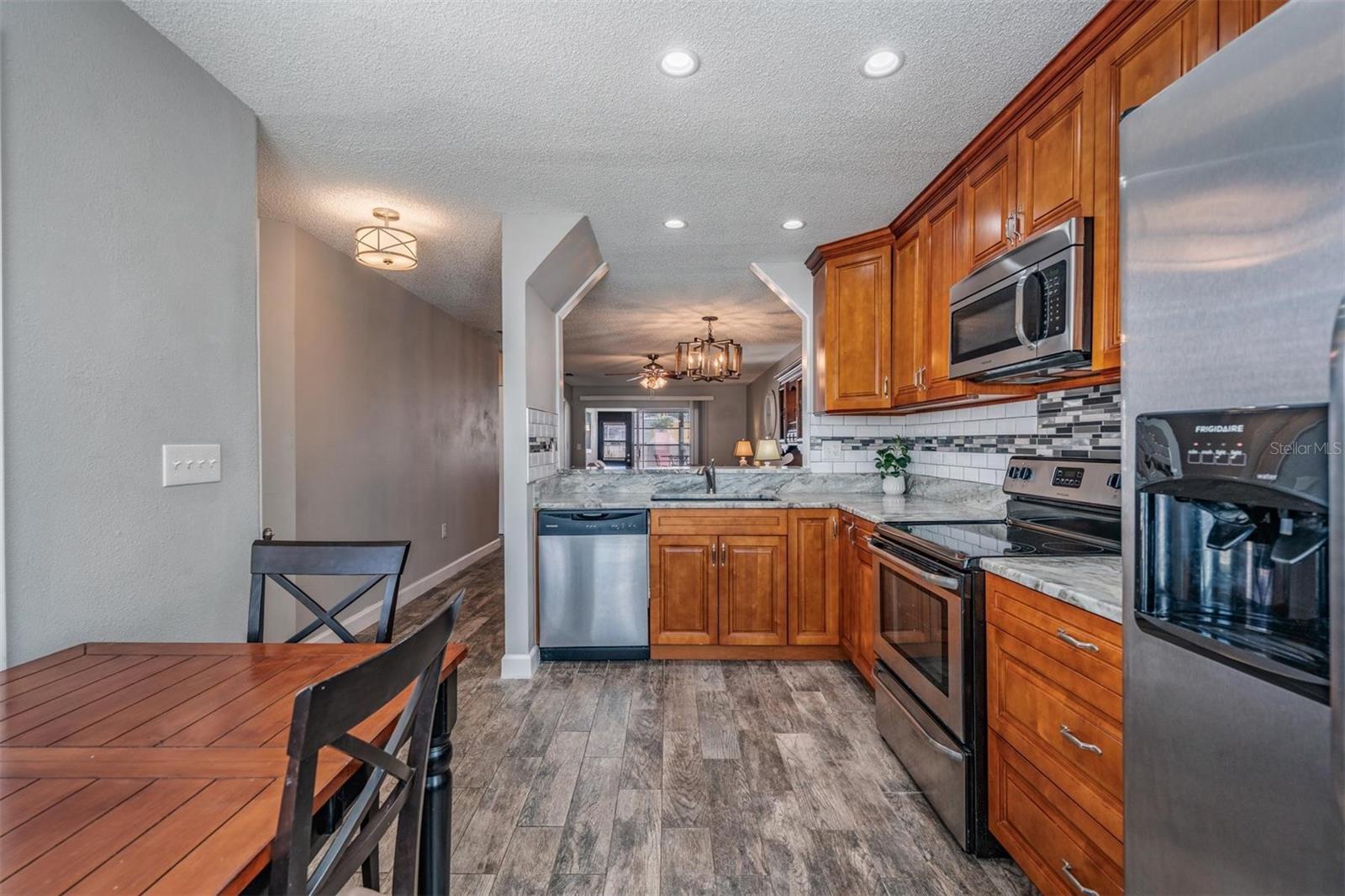 CHATEAU VILLAGE CONDO 03 - Residential