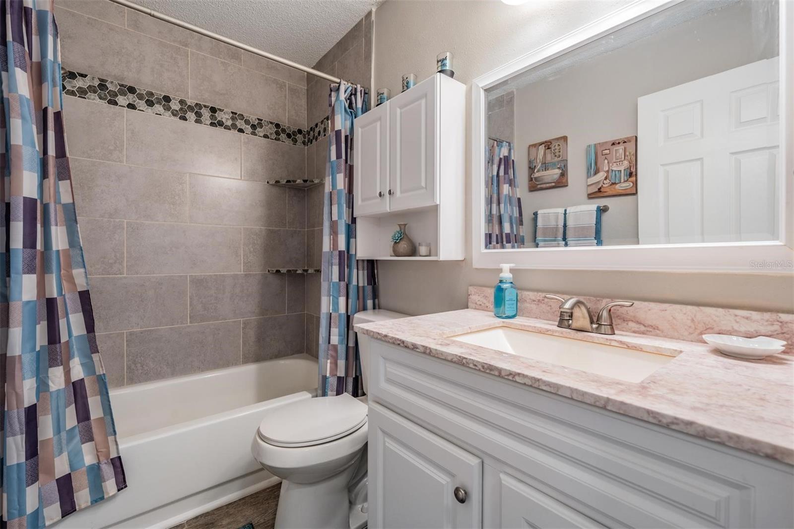 CHATEAU VILLAGE CONDO 03 - Residential