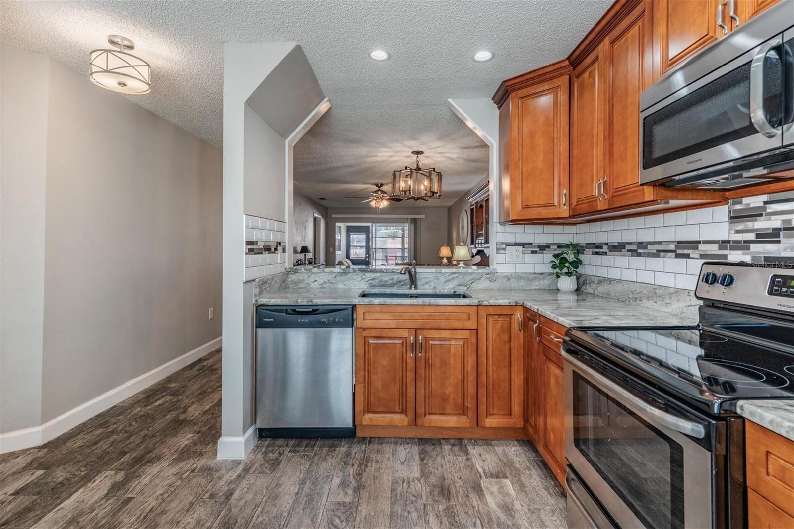 CHATEAU VILLAGE CONDO 03 - Residential