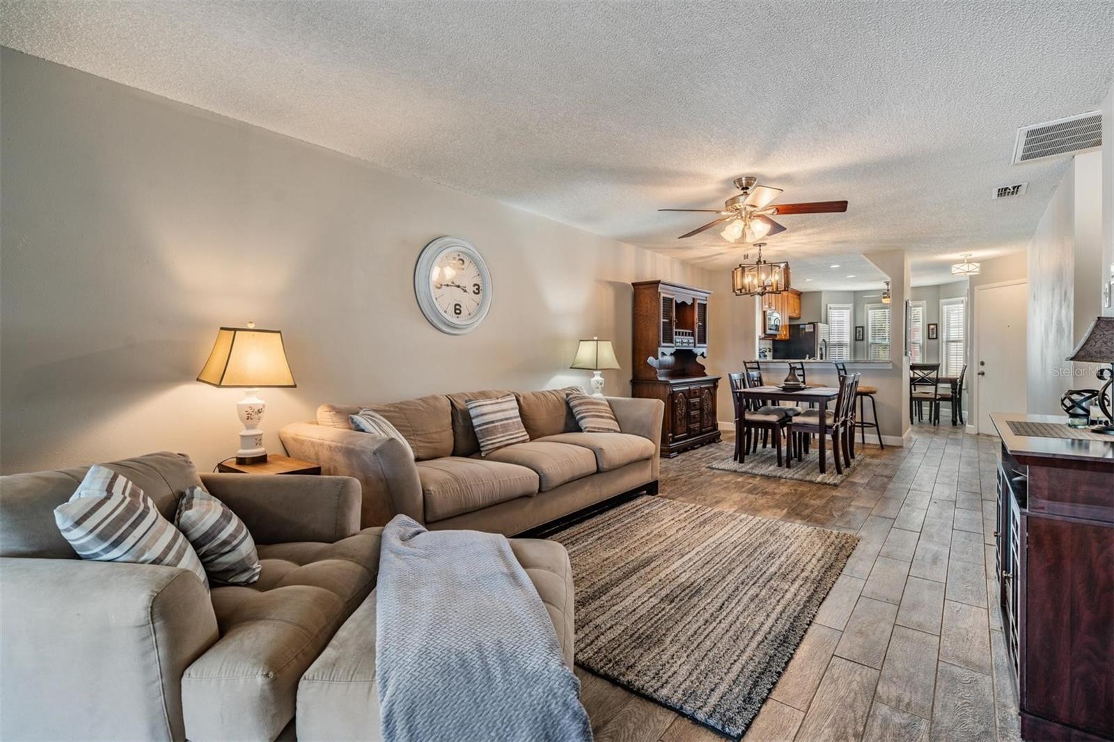 CHATEAU VILLAGE CONDO 03 - Residential