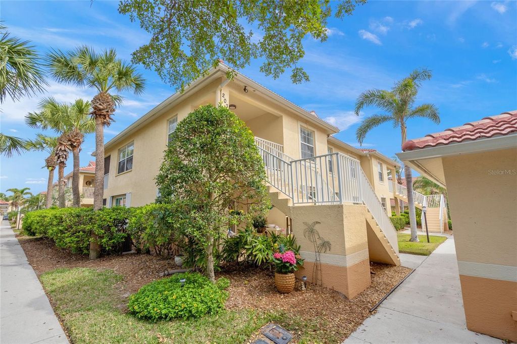 Photo of 203 Casa Del Lago Way #203, Venice, FL 34292 (MLS # A4681886)