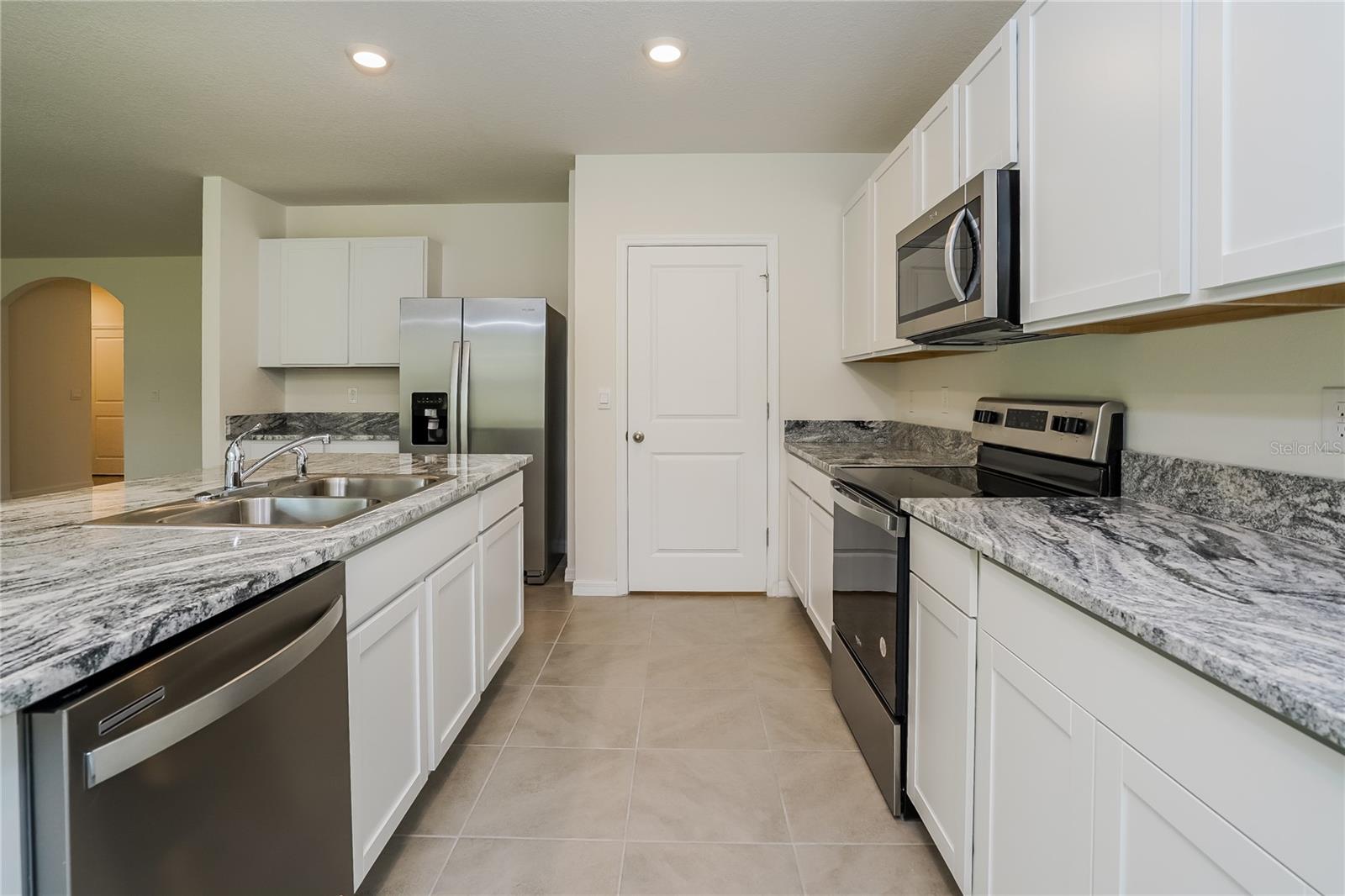 LAKE DIAMOND NORTH - Residential Lease