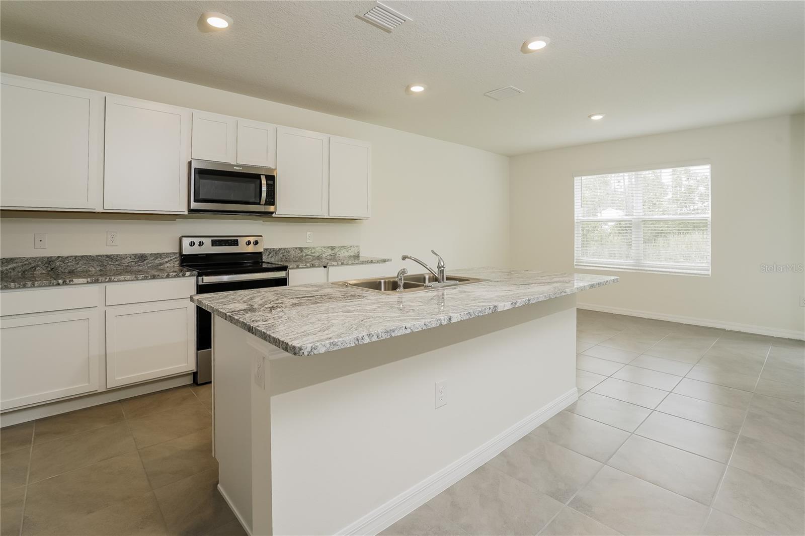 LAKE DIAMOND NORTH - Residential Lease