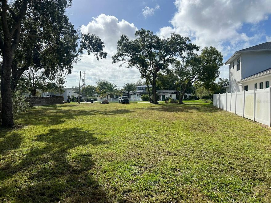 Get 2 lots with one purchase. Double Lot in College Park ready for new custom build!Walking distance to Bishop Moore, Edgewater High, Dubsdread Golf Course and of course all of the shopping and dining destinations that make College Park one of Central Florida's most wonderful neighborhoods. Previously cleared and graded, buyers seeking a gorgeous custom home site will want to check this out.