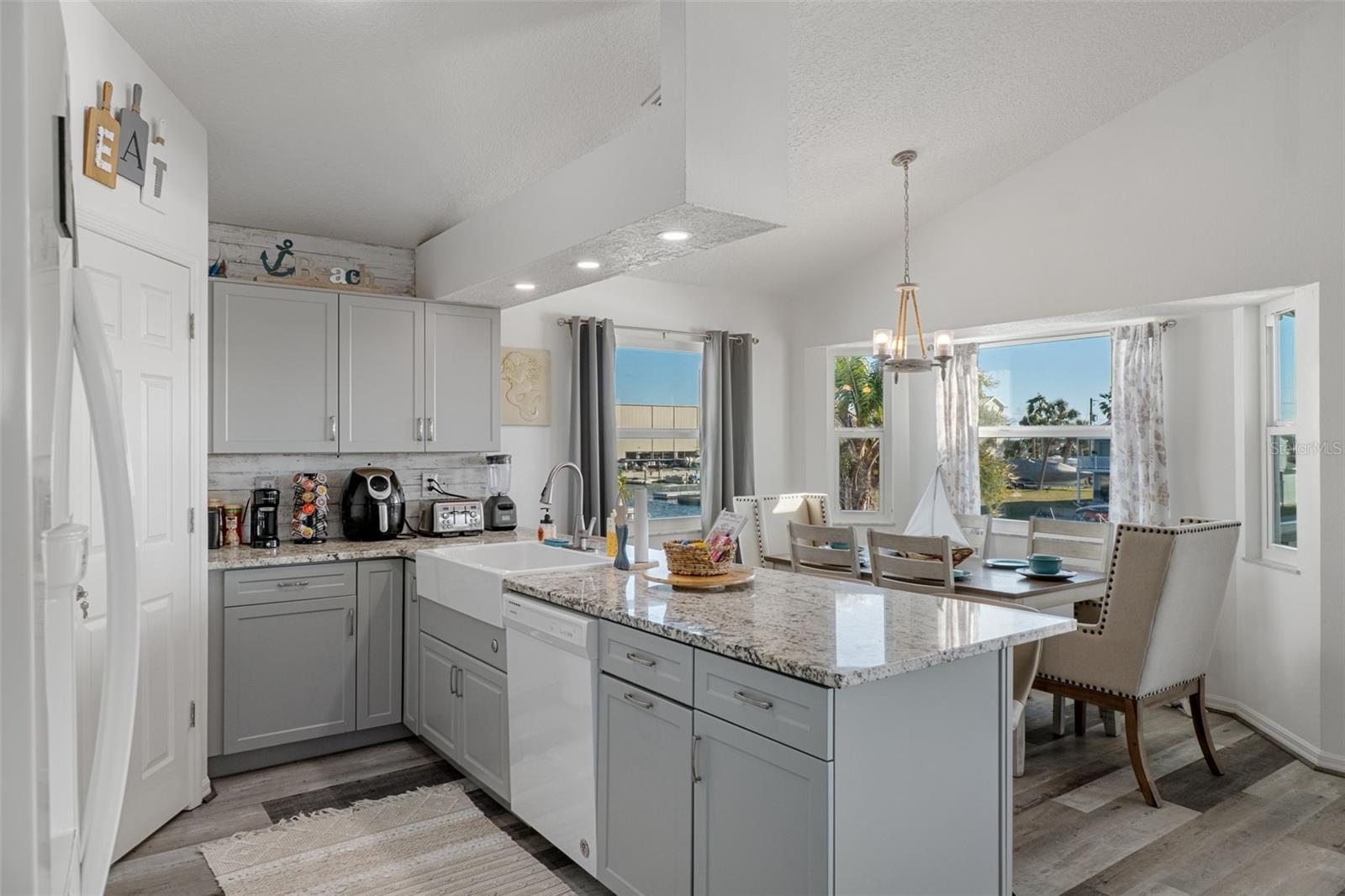 HERNANDO BEACH - Residential