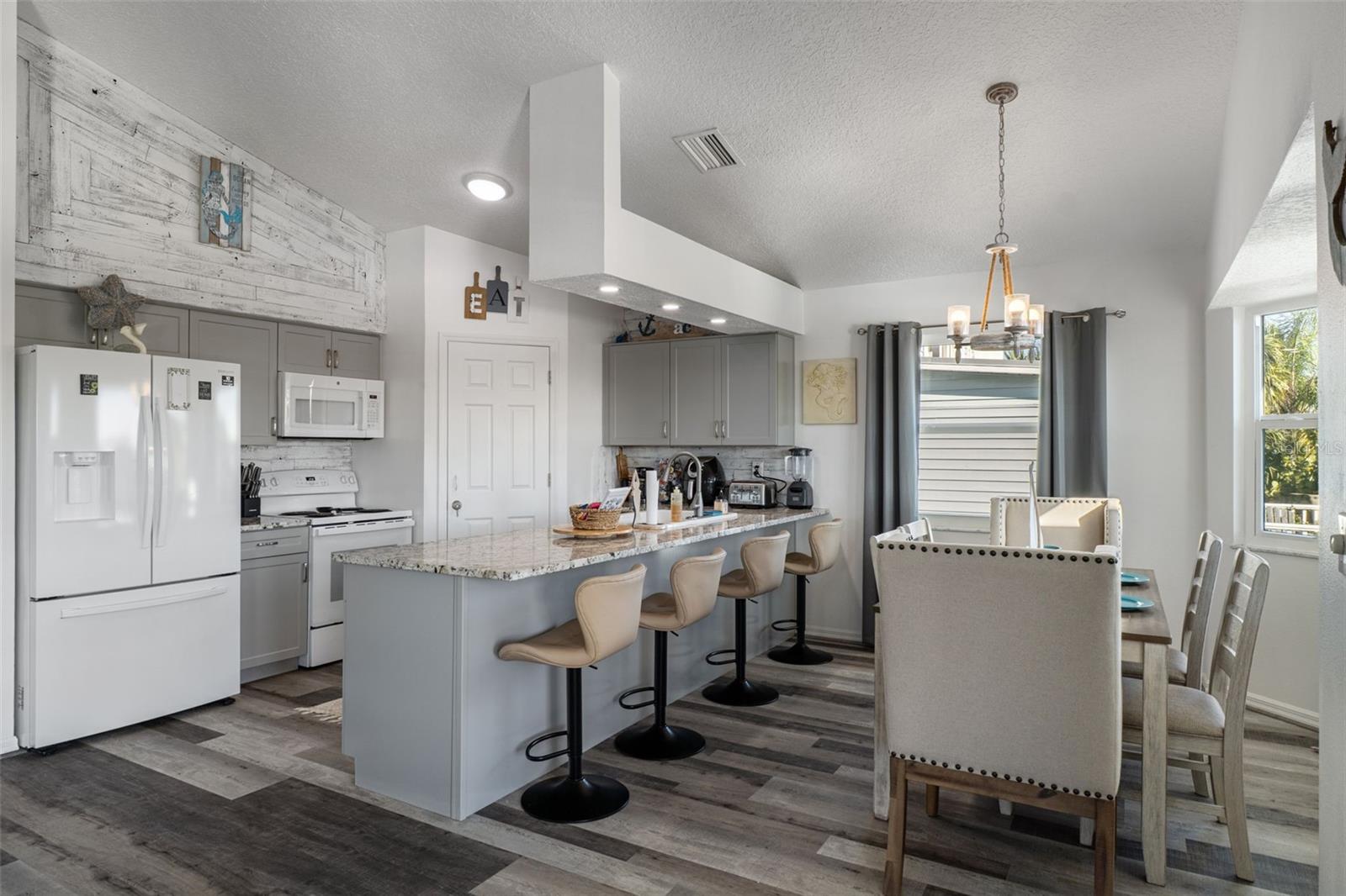 HERNANDO BEACH - Residential