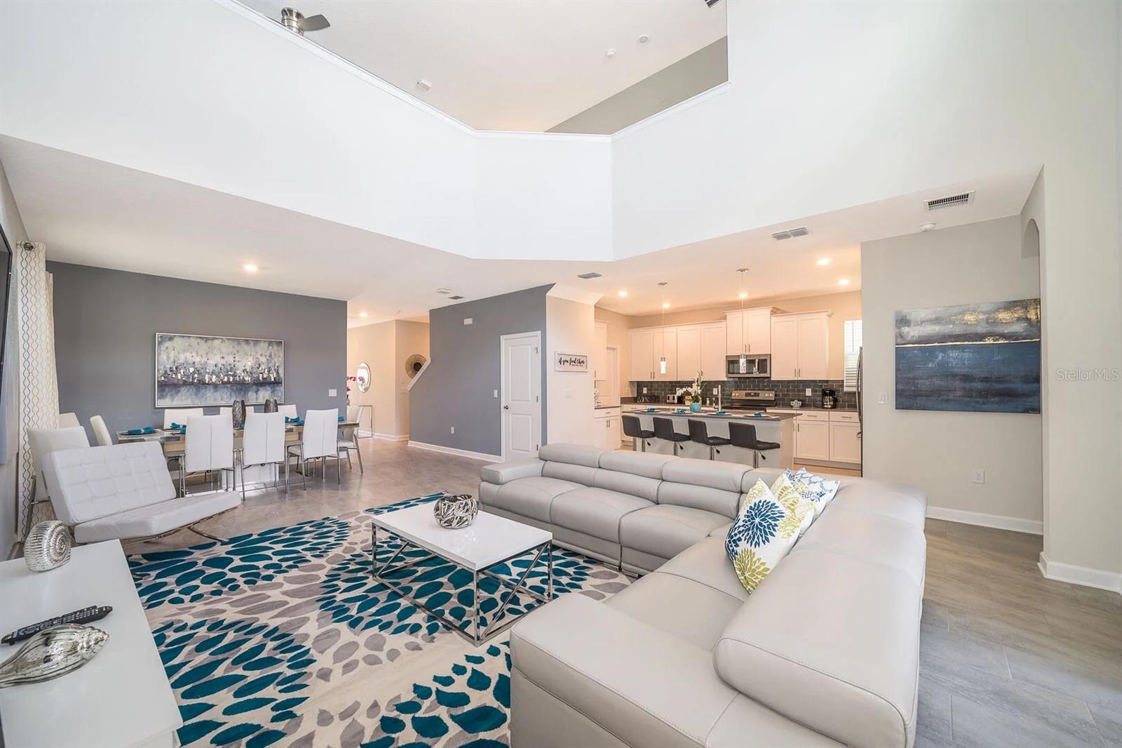 STOREY LAKE - Residential