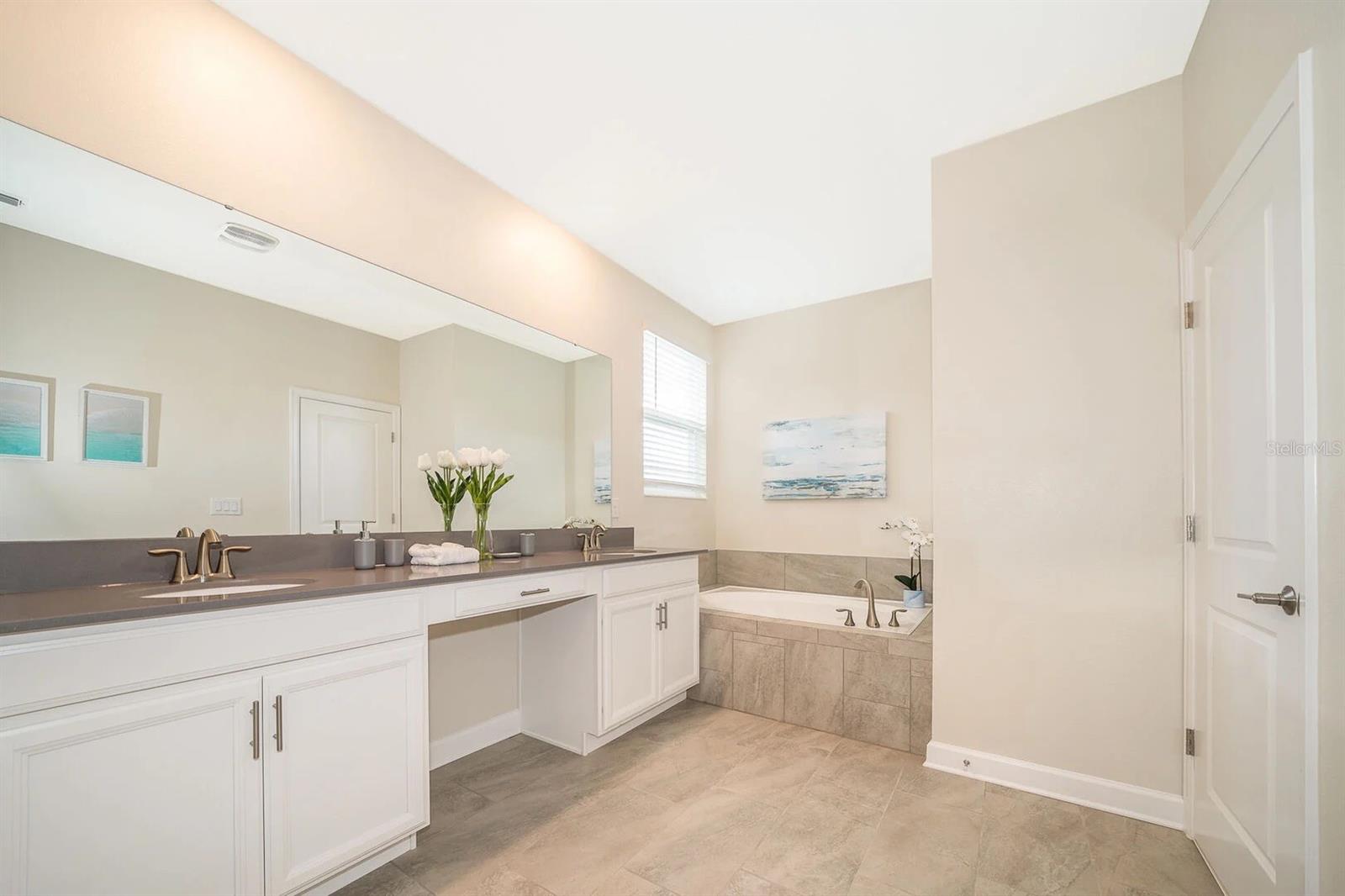 STOREY LAKE - Residential