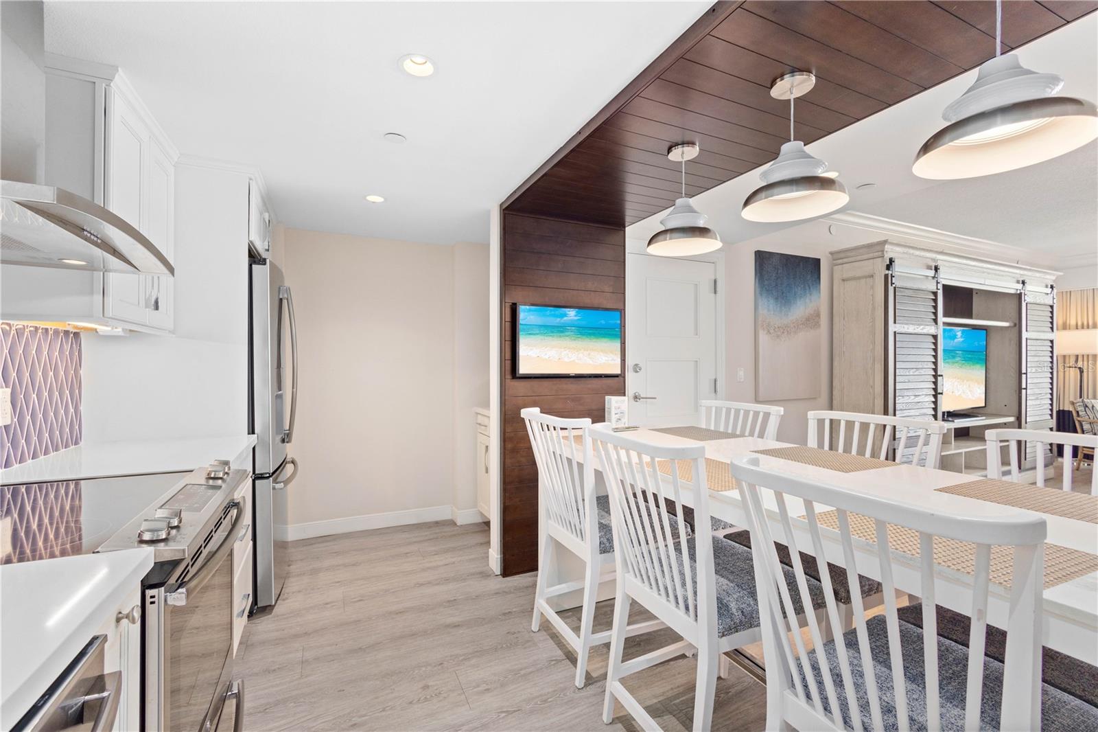 INN ON THE BEACH PH I - Residential