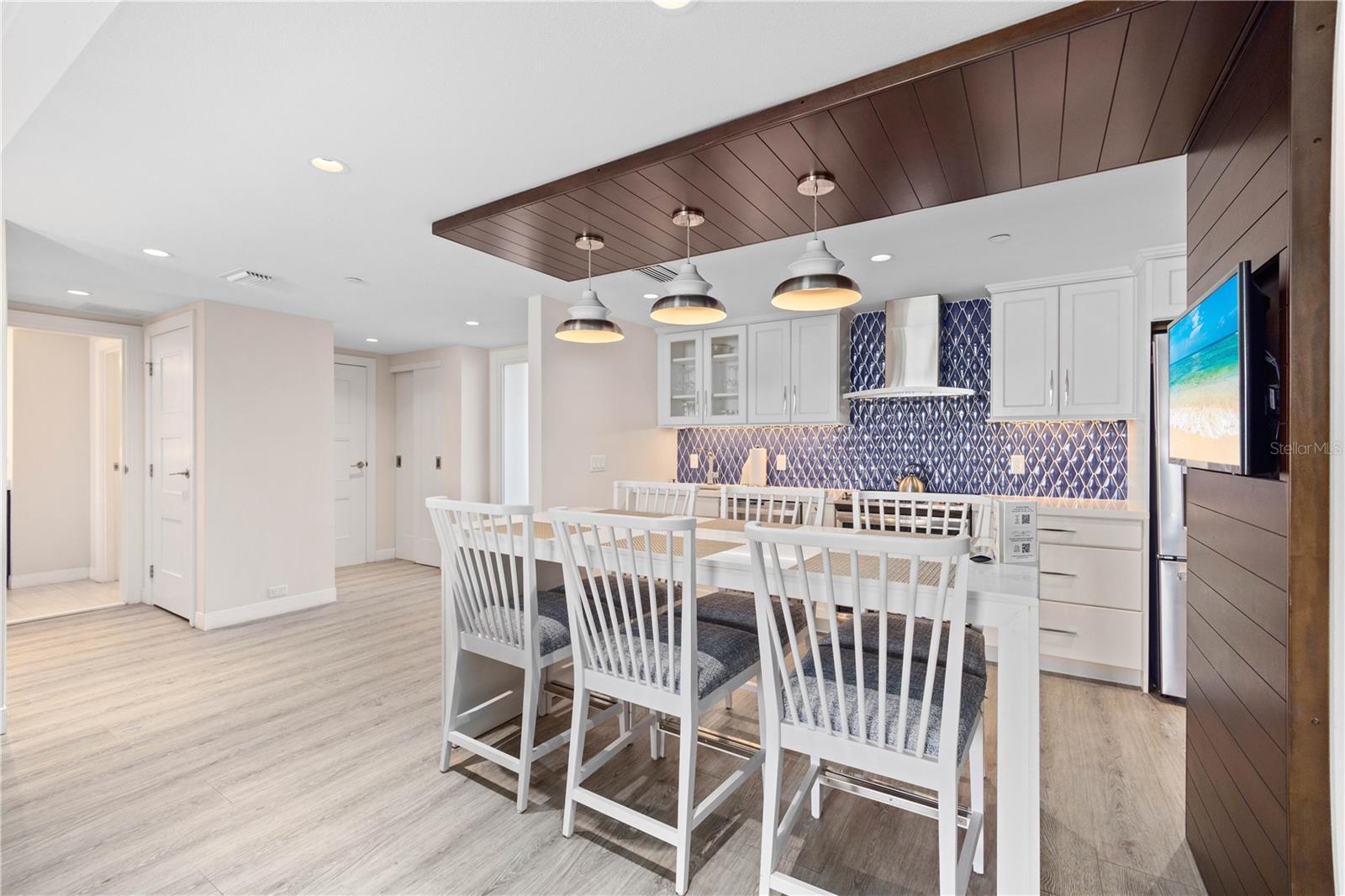 INN ON THE BEACH PH I - Residential