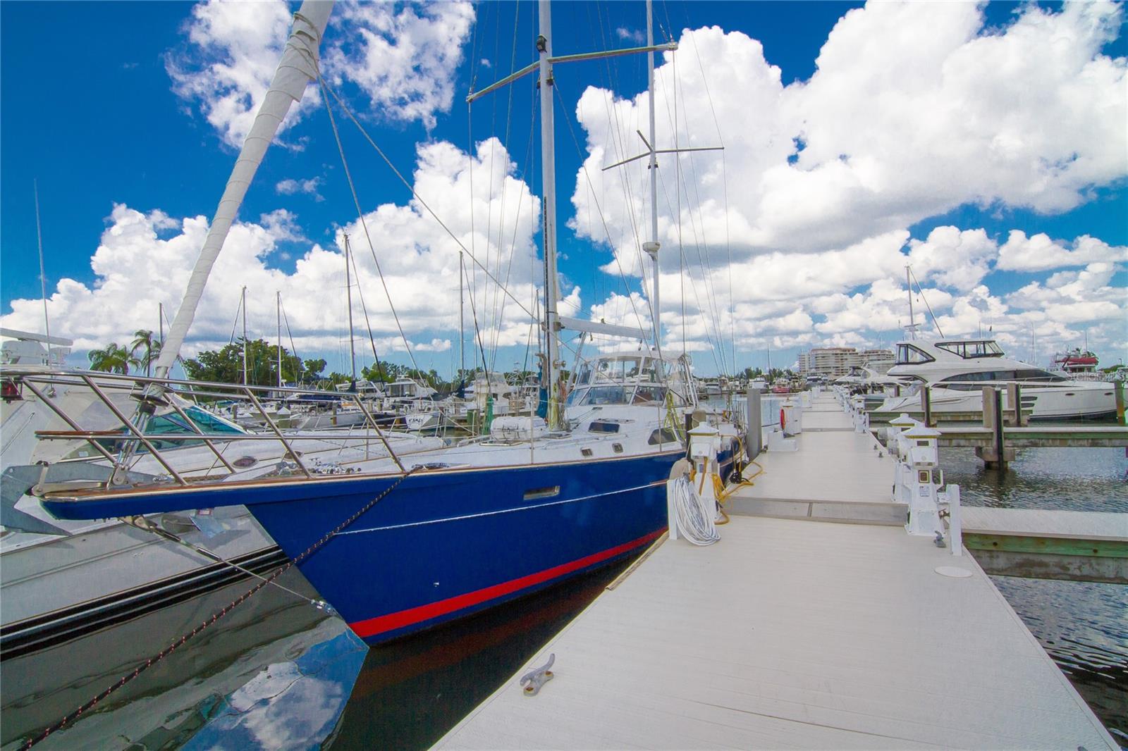 INN ON THE BEACH PH I - Residential