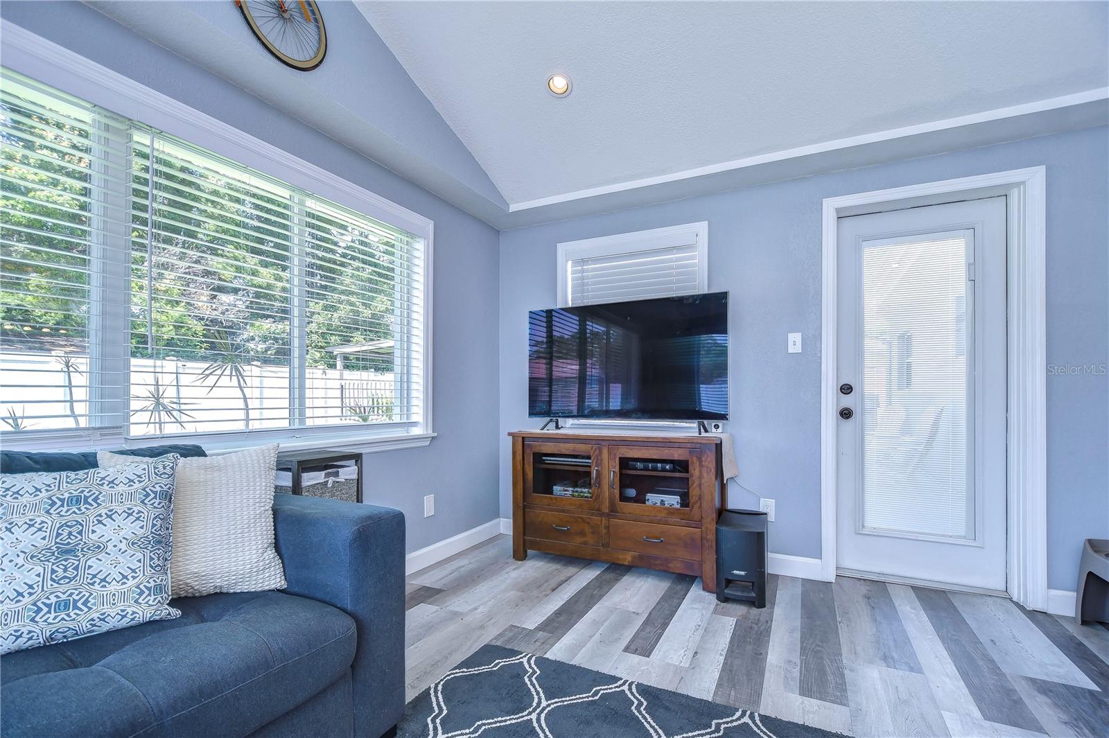 WESTGATE HEIGHTS SOUTH - Residential Lease