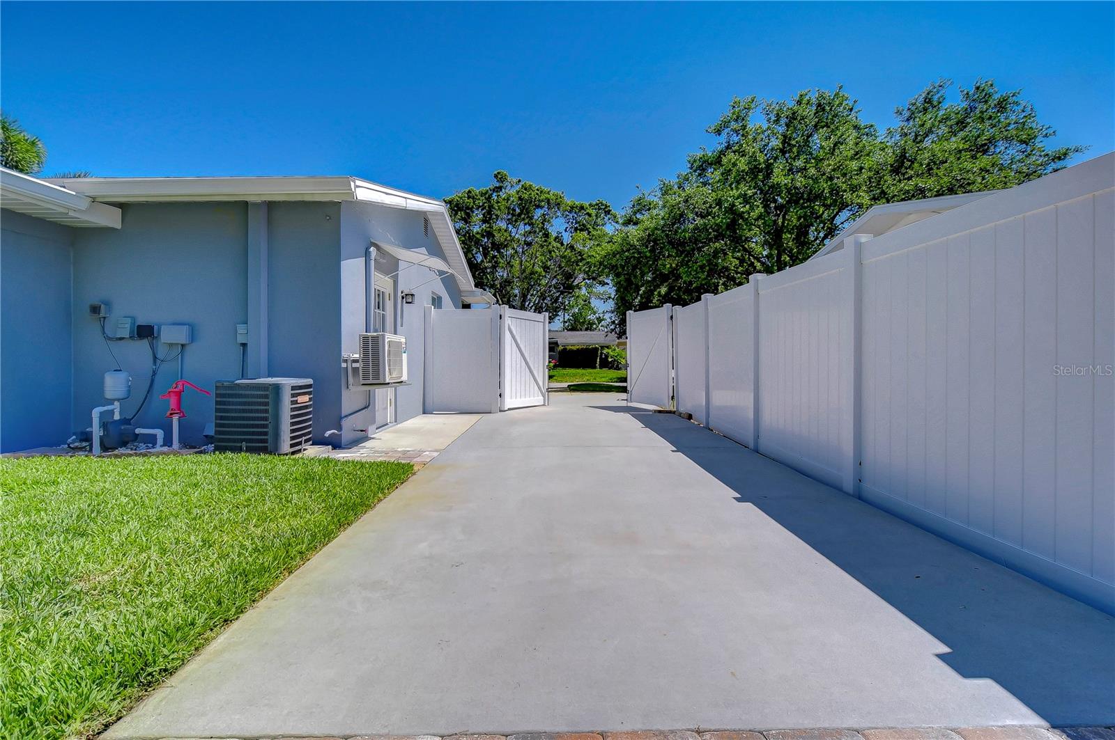 WESTGATE HEIGHTS SOUTH - Residential Lease