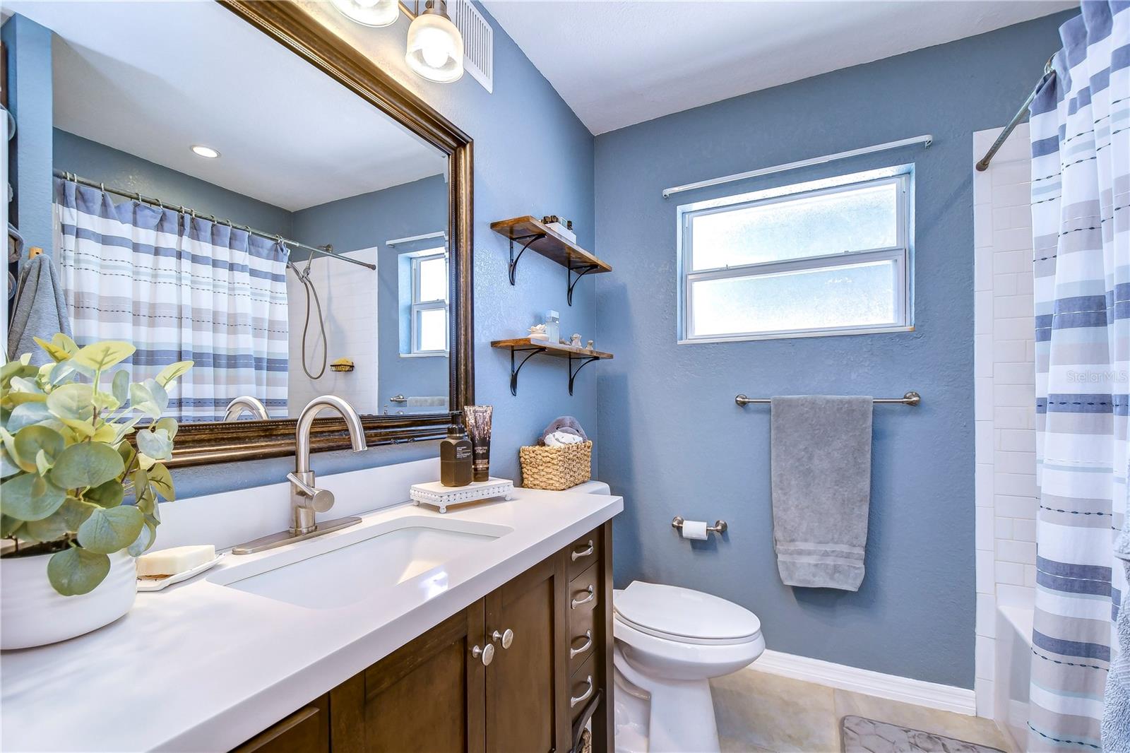 WESTGATE HEIGHTS SOUTH - Residential Lease