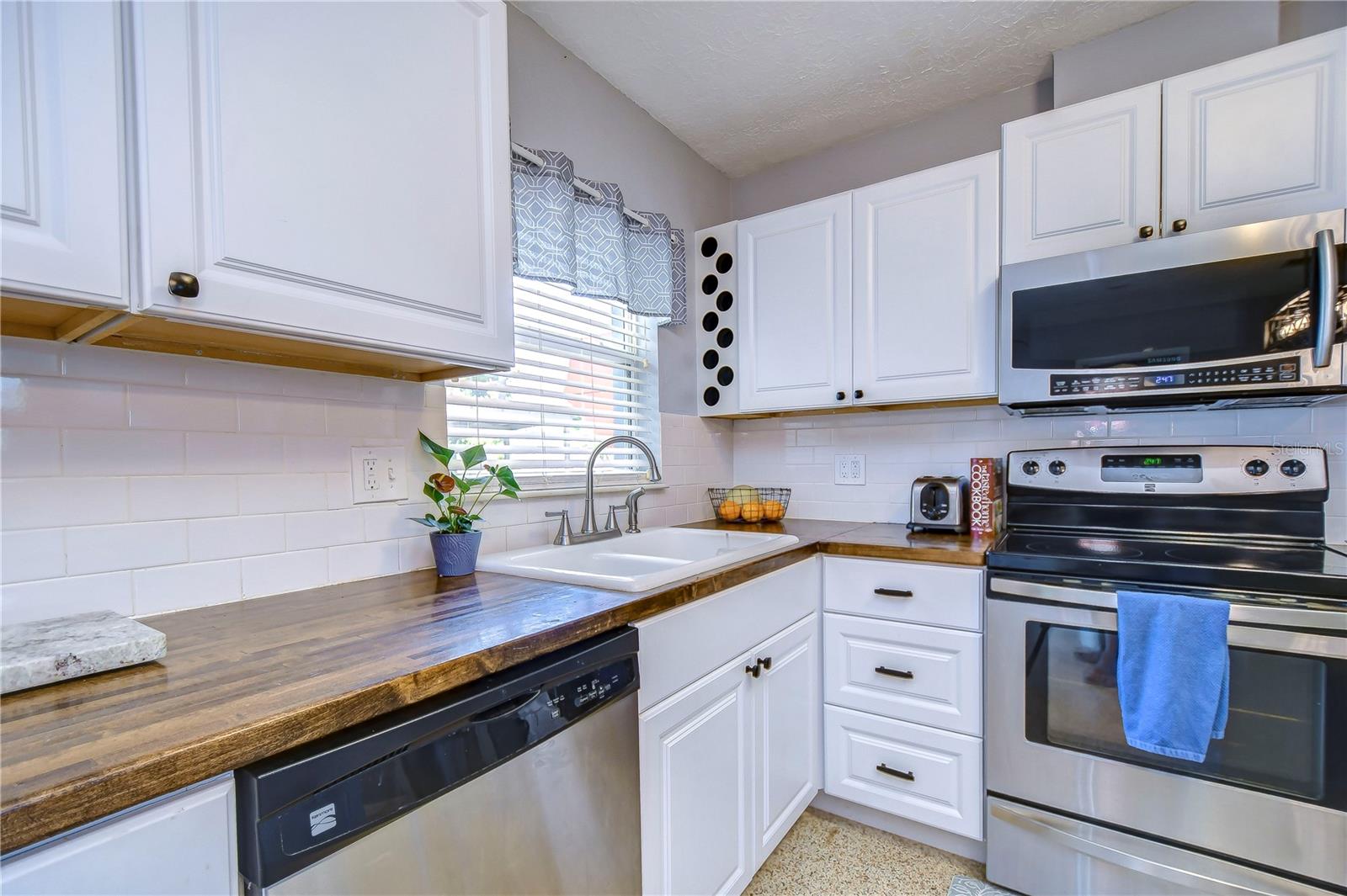 WESTGATE HEIGHTS SOUTH - Residential Lease