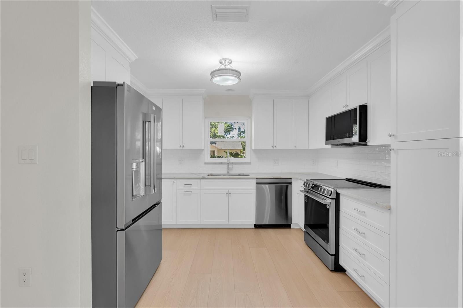ROOSEVELT GROVES - Residential