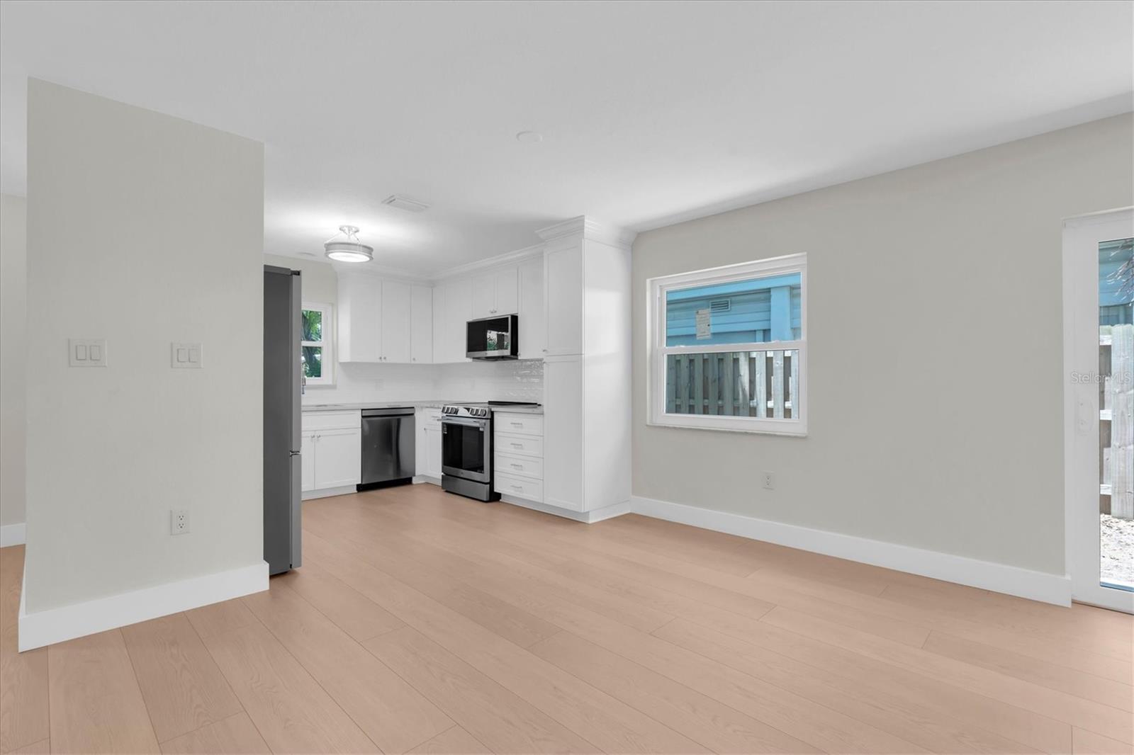 ROOSEVELT GROVES - Residential