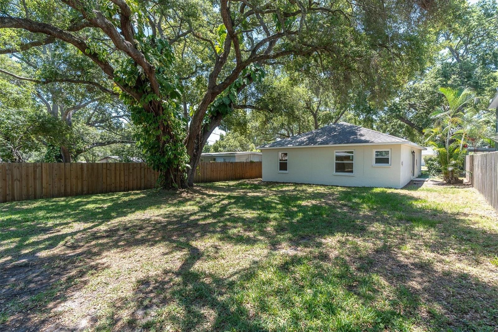 ROOSEVELT GROVES - Residential