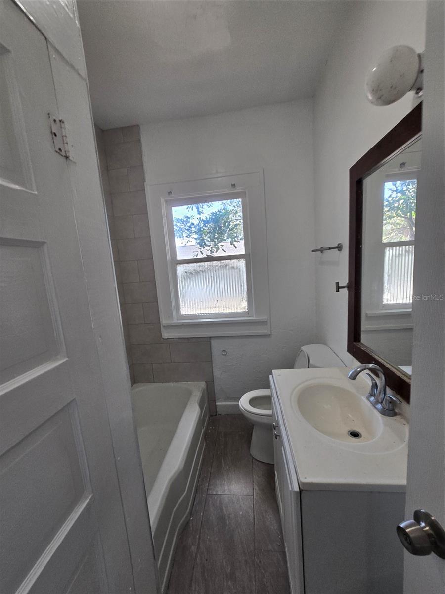 LAKEVIEW HEIGHTS - Residential