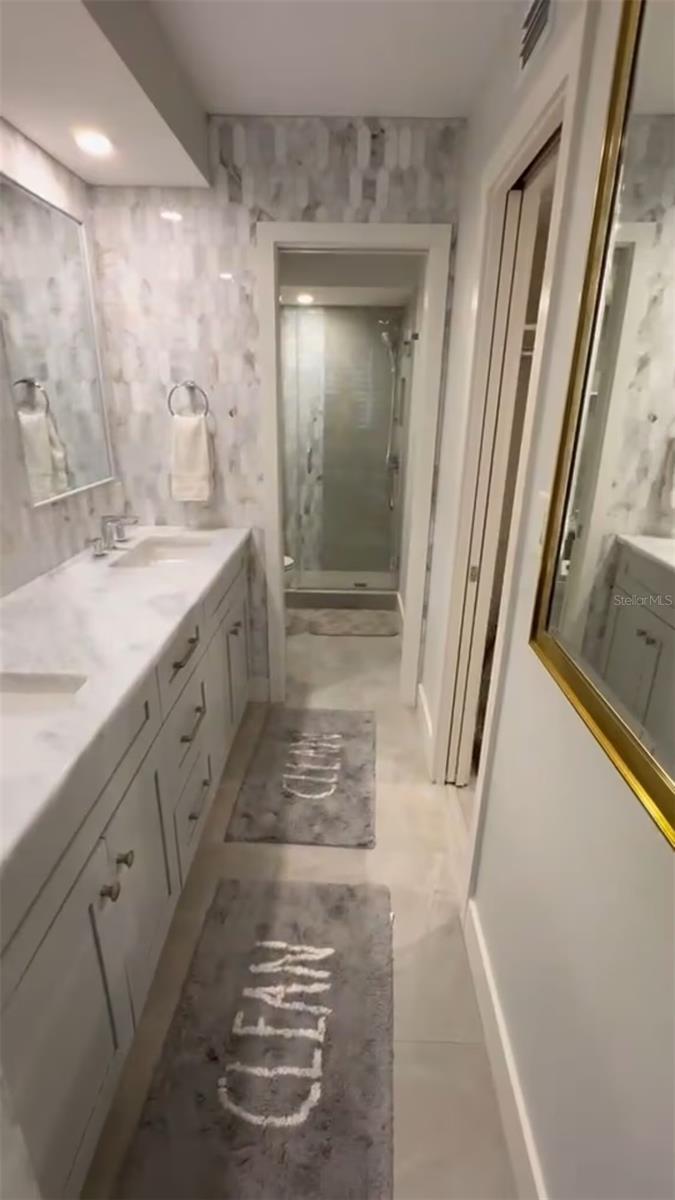 GULF & BAY CLUB PH 6 - Residential Lease