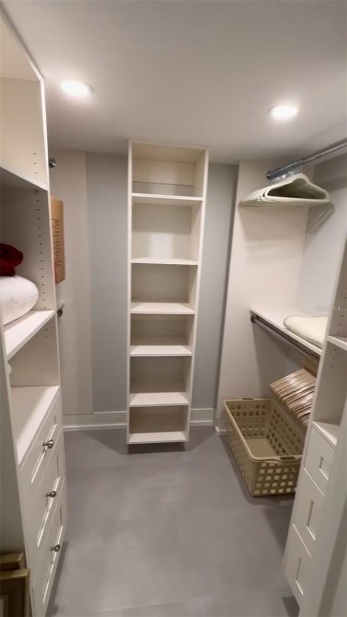 GULF & BAY CLUB PH 6 - Residential Lease